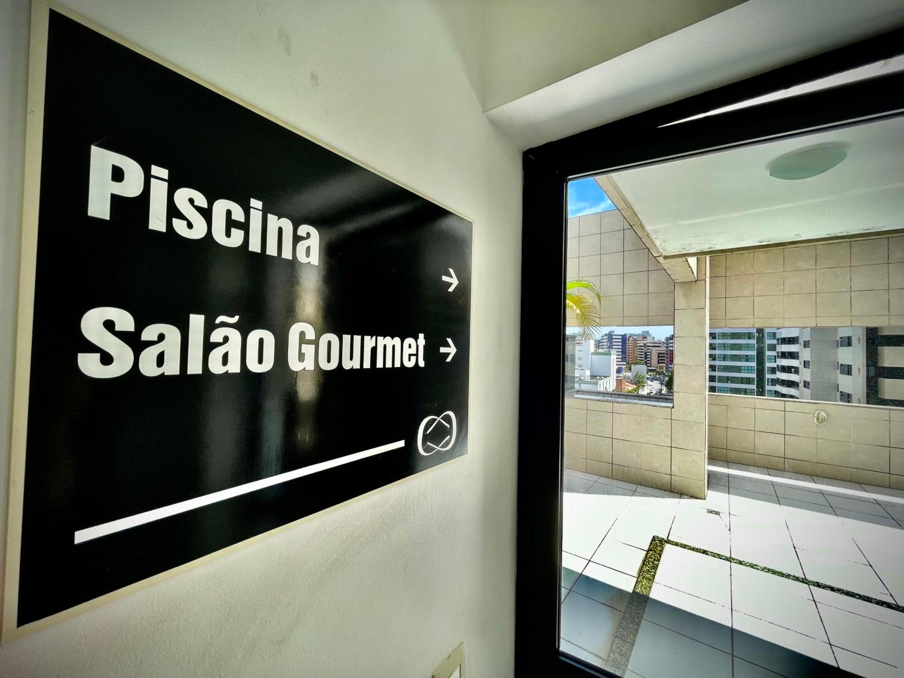 Apartamento Luxo com Piscina em Ponta Verde