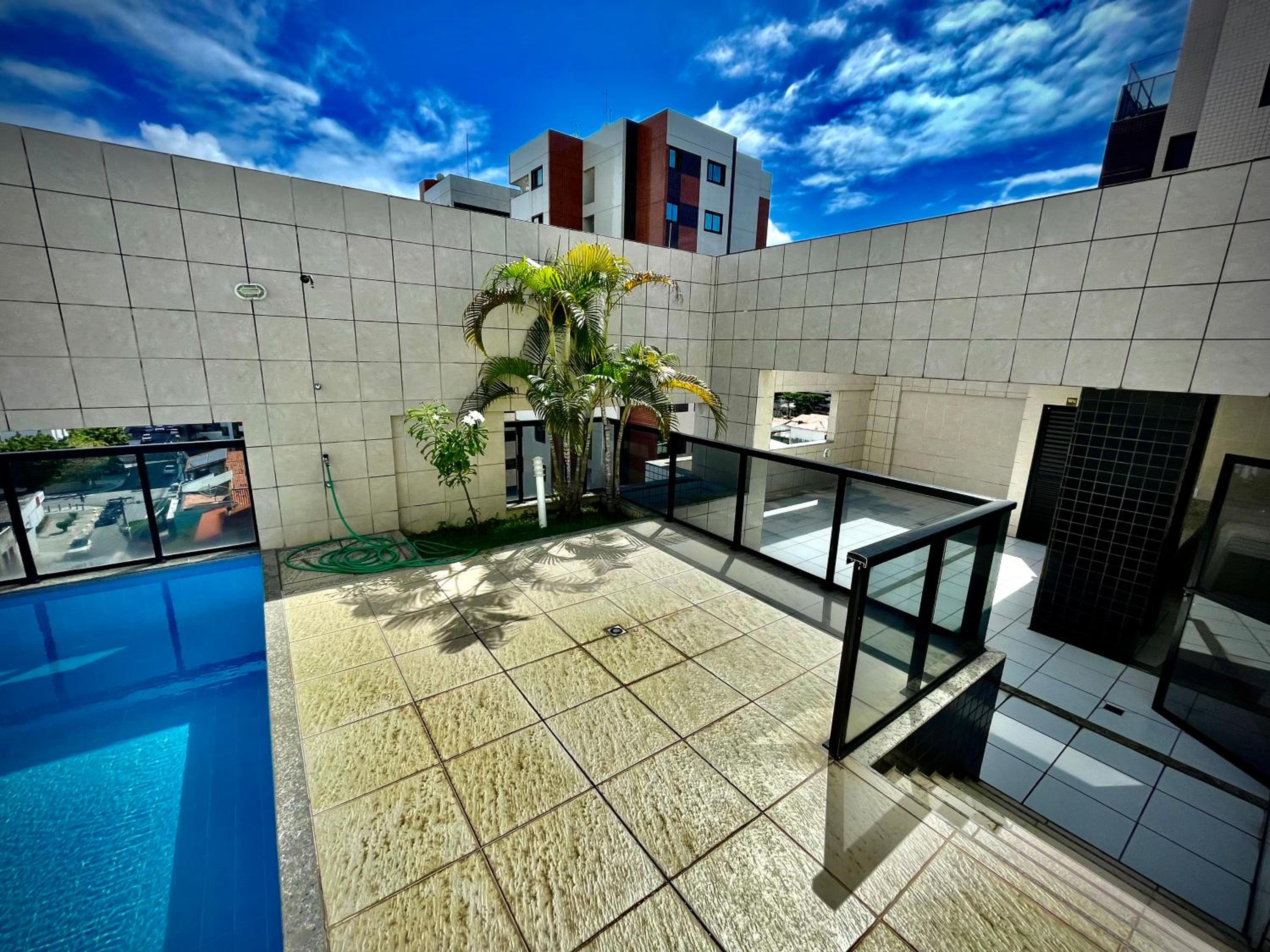 Apartamento Luxo com Piscina em Ponta Verde