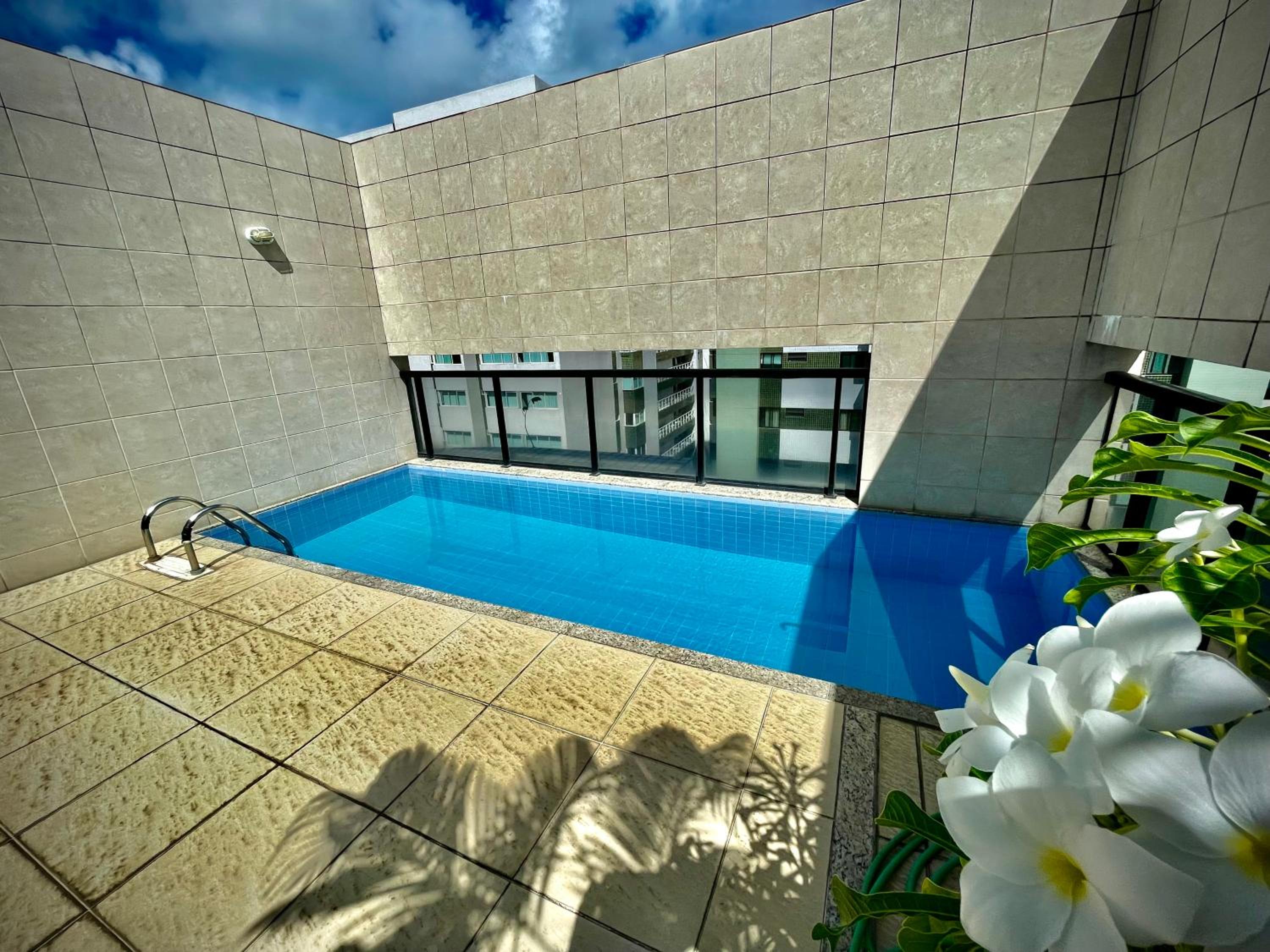 Apartamento Luxo com Piscina em Ponta Verde