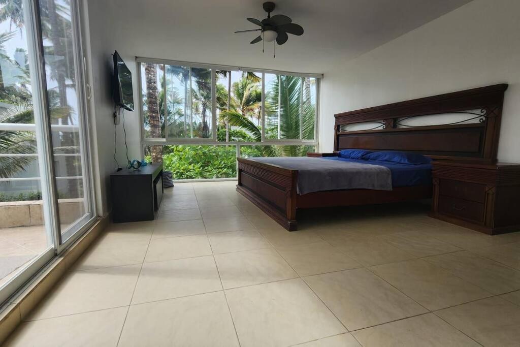 Hermosa casa frente al mar