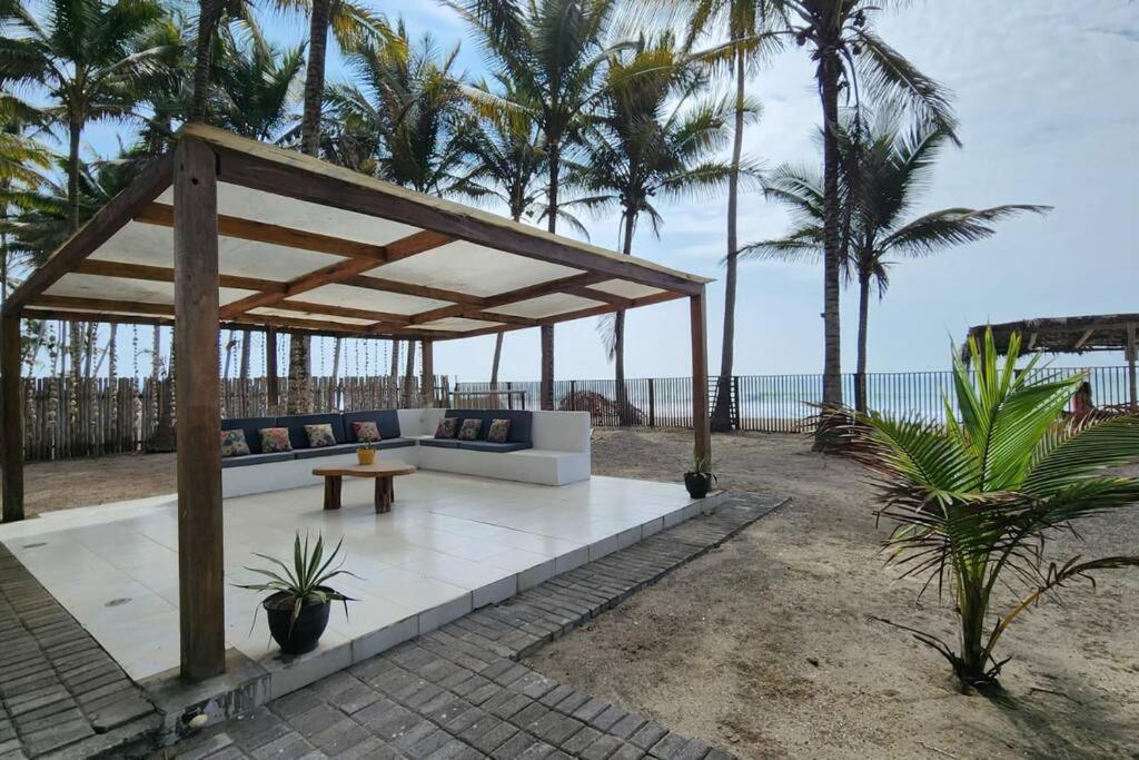 Hermosa casa frente al mar