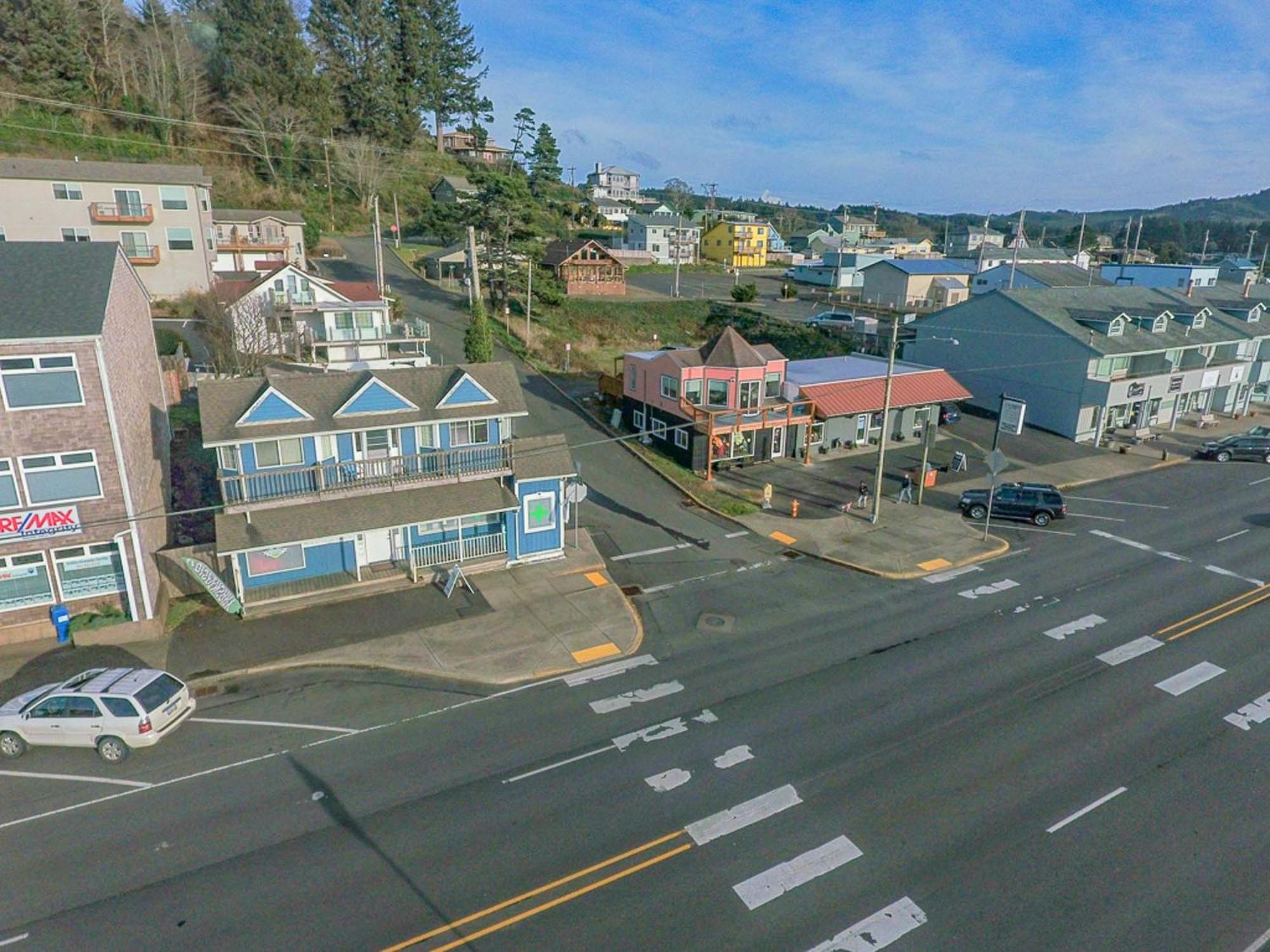 Hotel Whale Watching From This Studio In Depoe Bay -Spouting Horn One - Image 1
