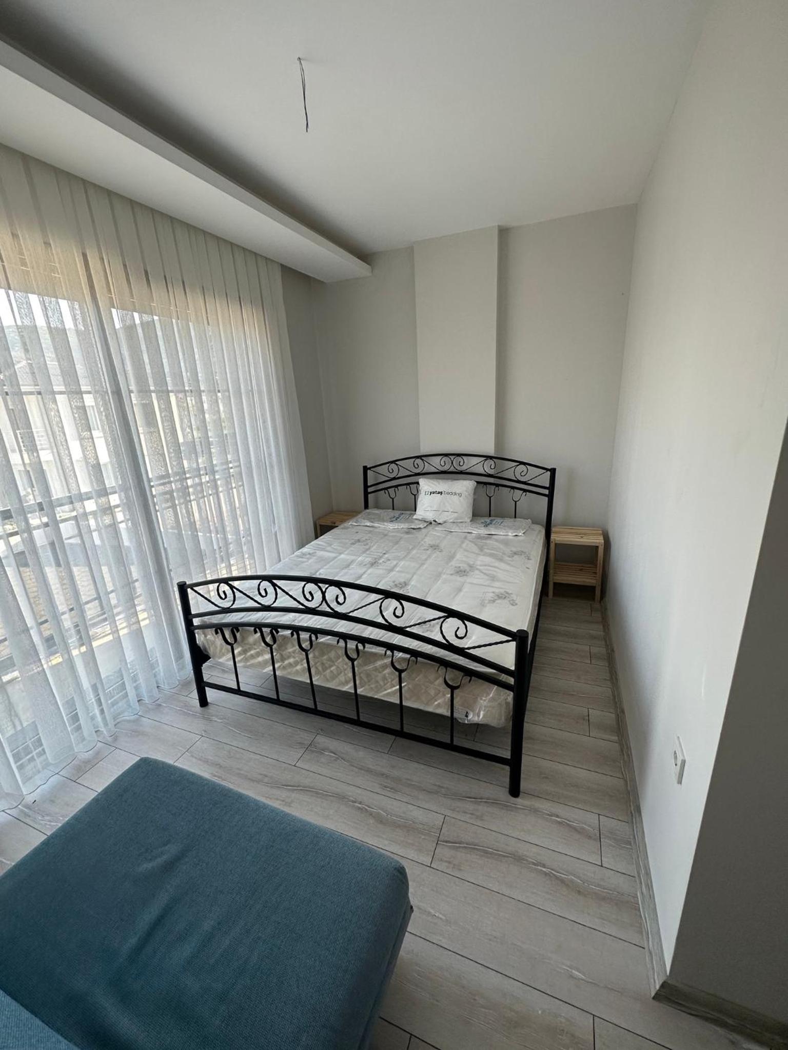 Karaburun Mordoğanda Havuzlu & Bahçeli Lüx Villa view 2