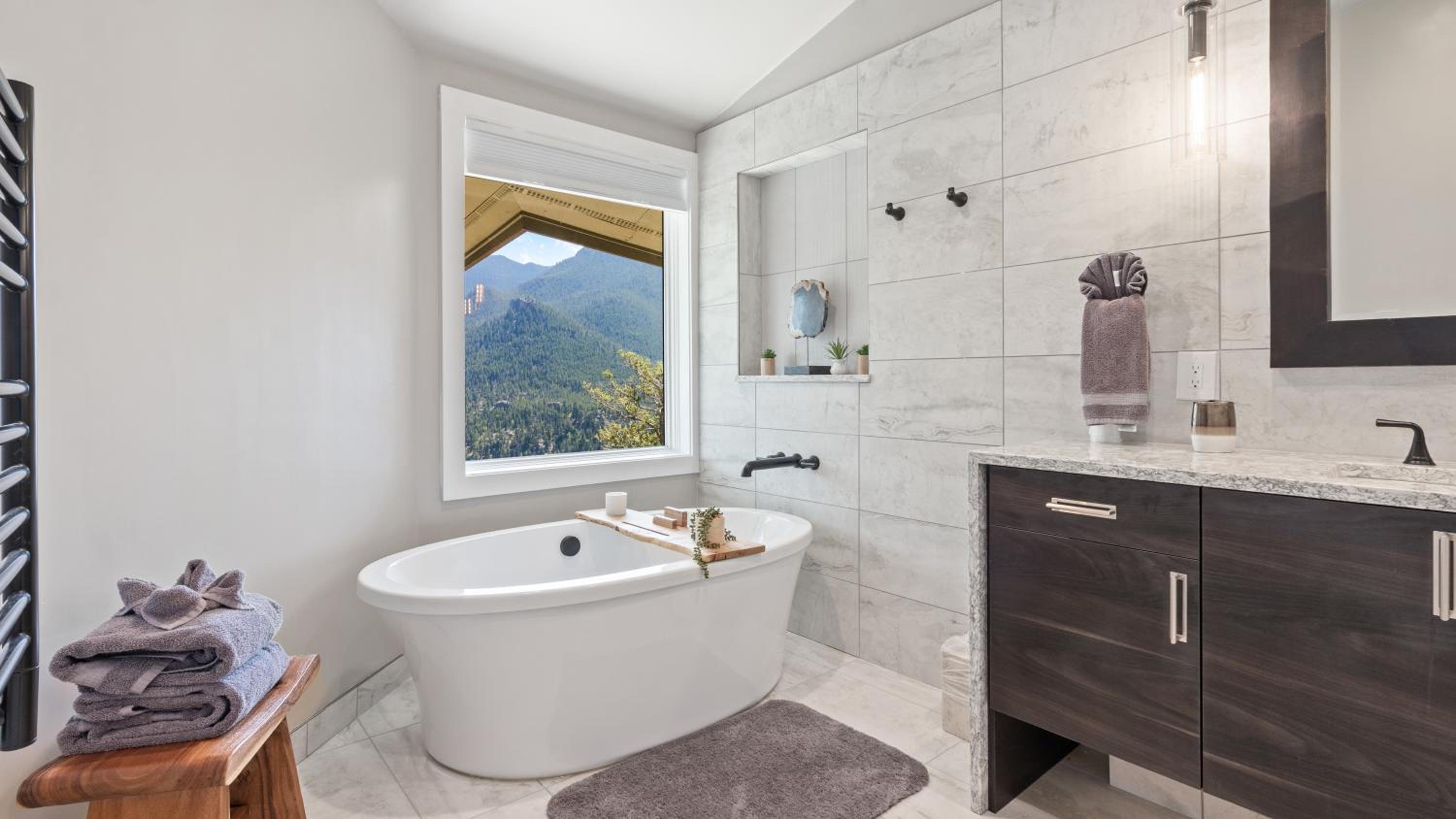 Breathtaking Luxury Mountain Retreat - Estes Park's Best Views - Switzerland in Colorado - Property Image 15