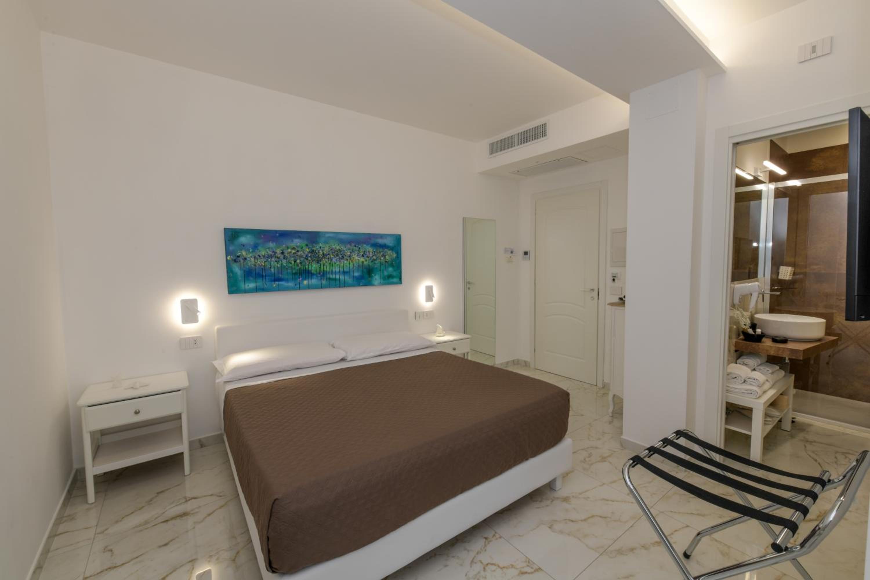 Donna Adriana Rooms