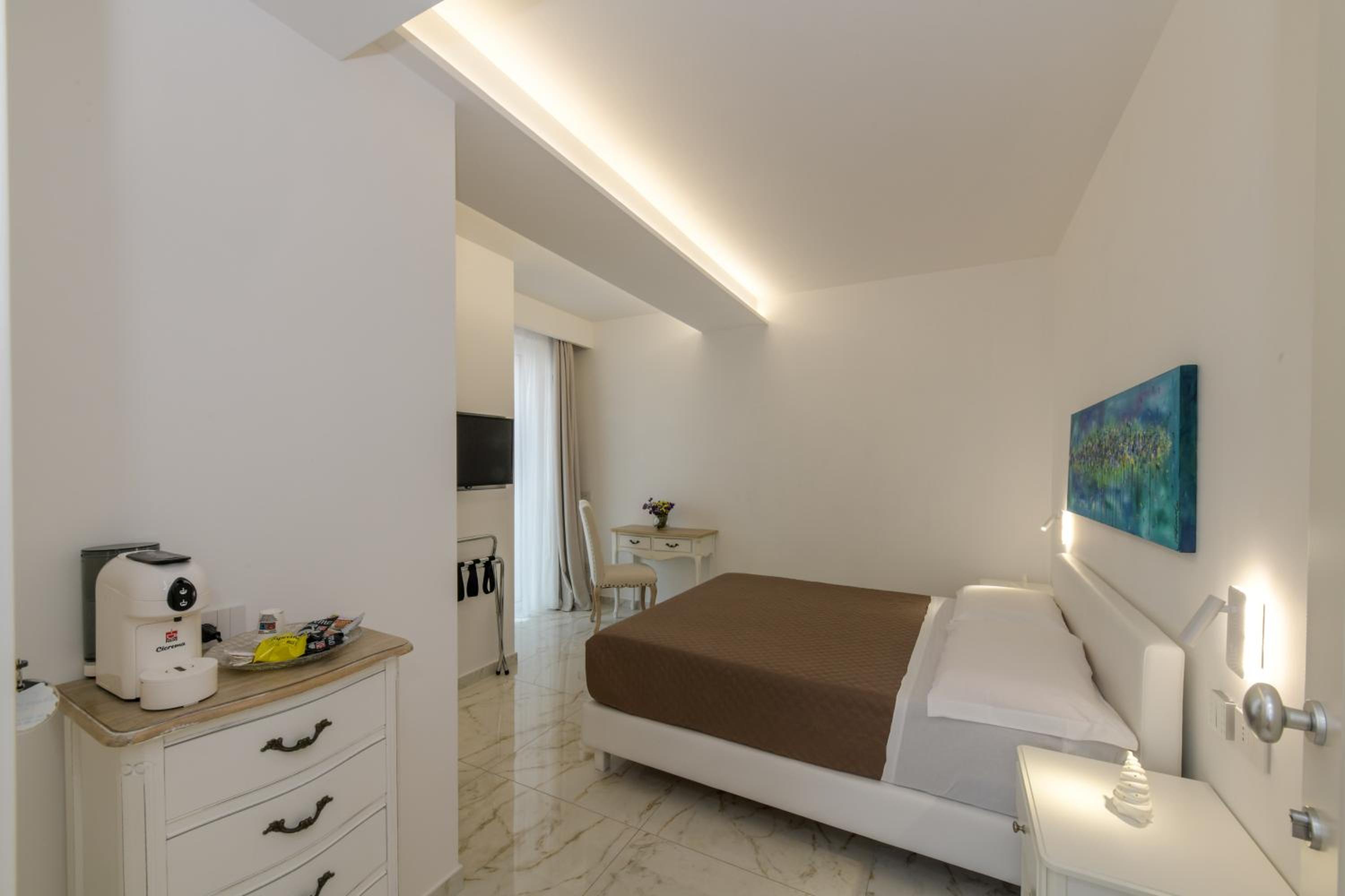 Donna Adriana Rooms