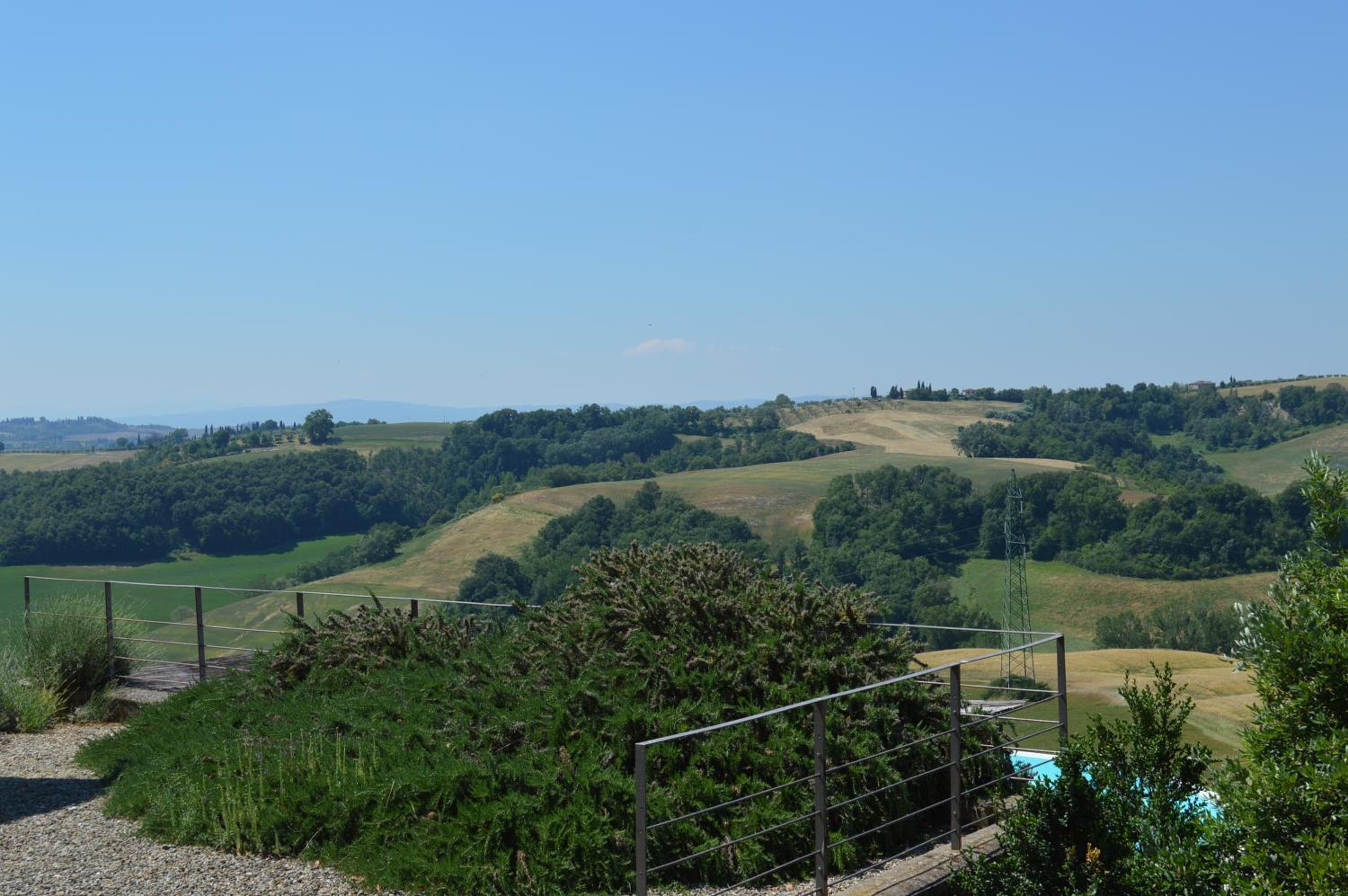 Apartment with beautiful view in the Crete Senesi view 4