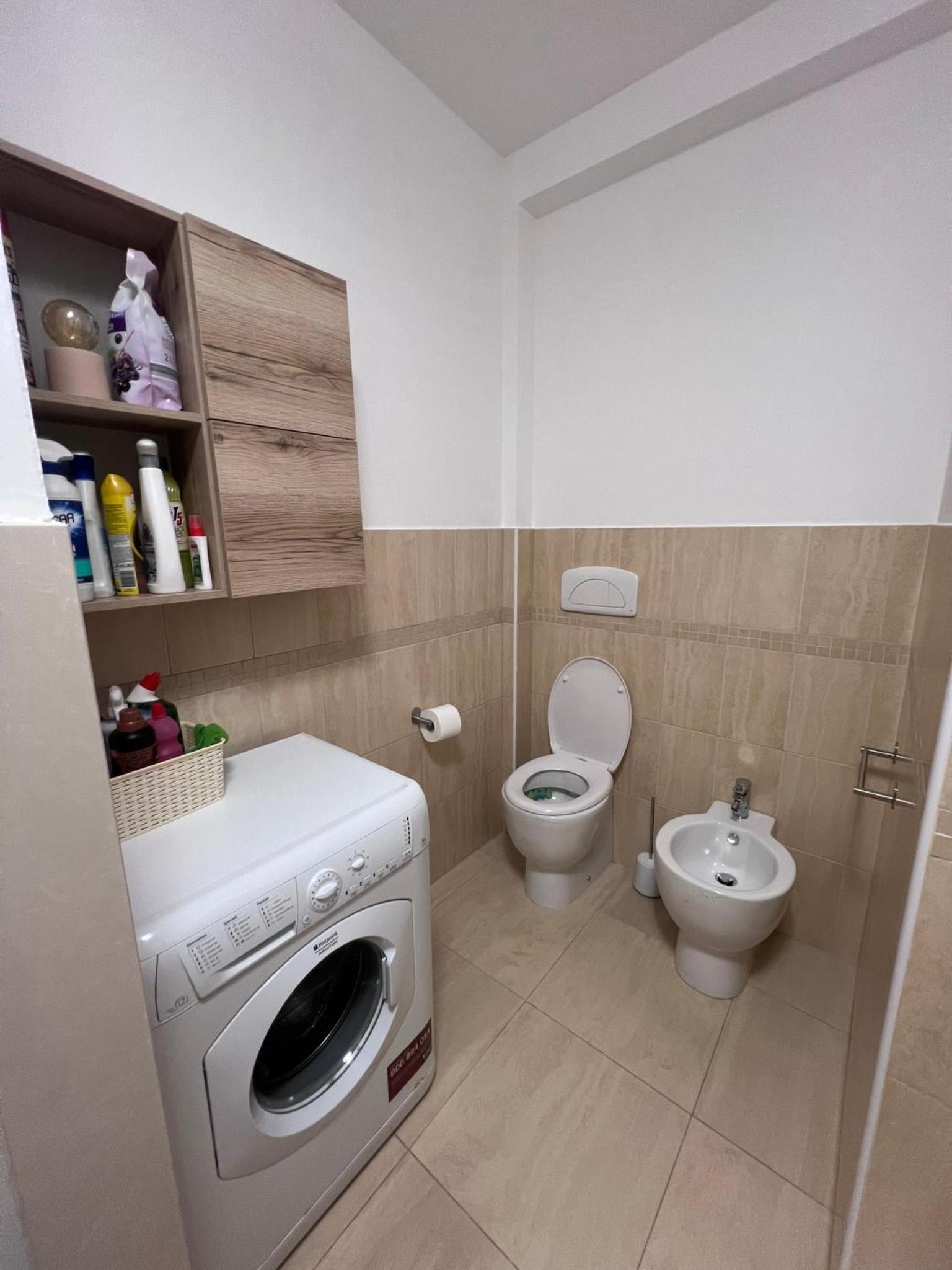 Casa Antia, nuovo bilocale con giardino in Residence con piscina