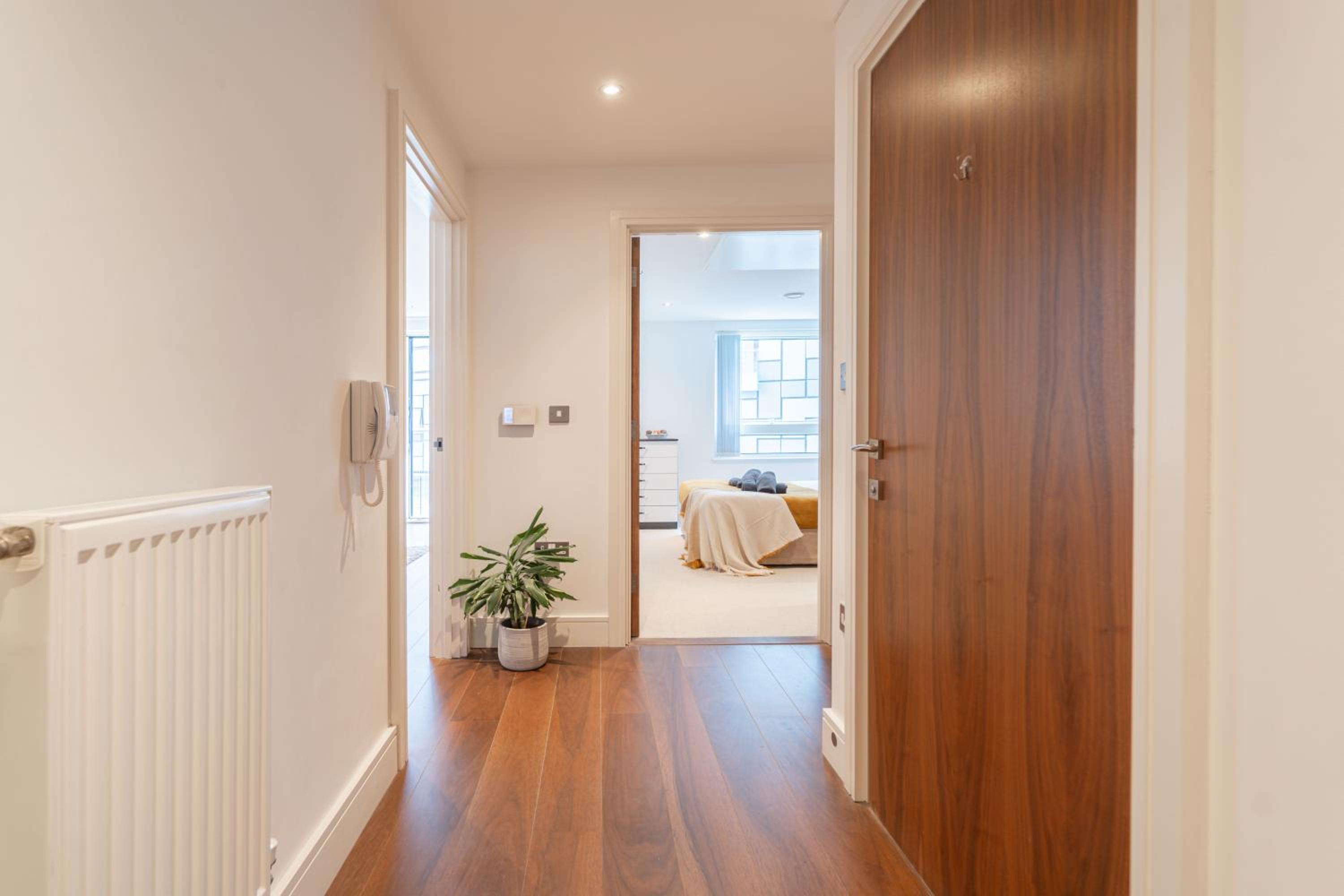 Stylish and Comfortable Canary Wharf Apartment perfect for long stays