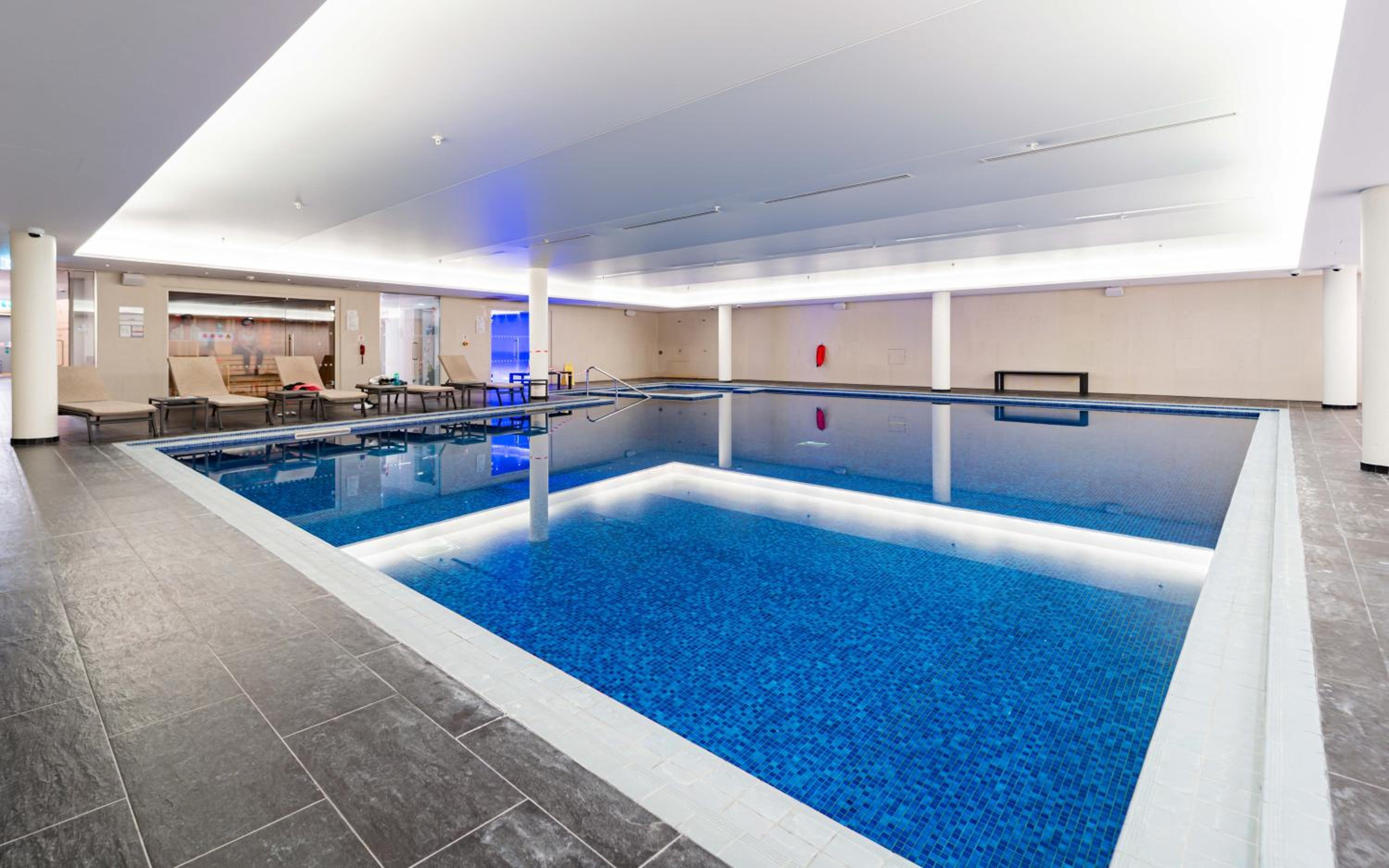 Stylish and Comfortable Canary Wharf Apartment perfect for long stays