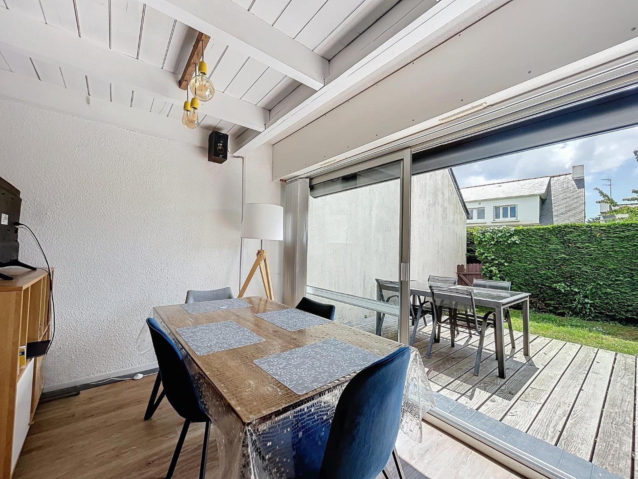 Escapade marine Carnac, Petite Maison toute équipée et confortable, au calme entre plage et ville avec jardinet au sud