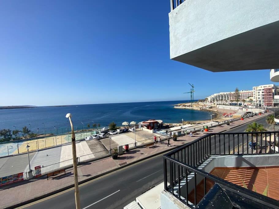 Seafront Apartment by MA Properties photo 3