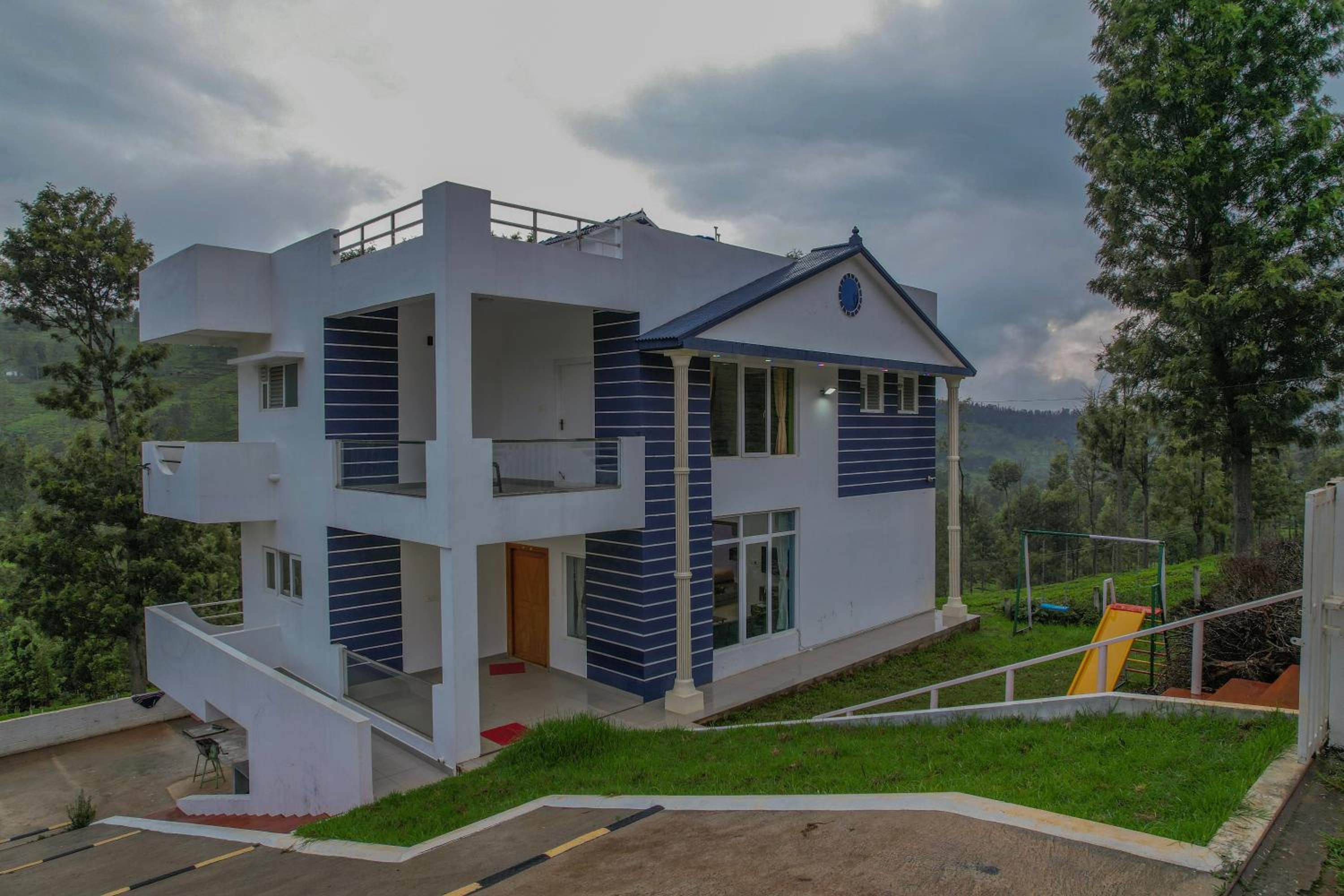 Akshu's Nest - 4 BR Villa with Tea Gardens View view 2