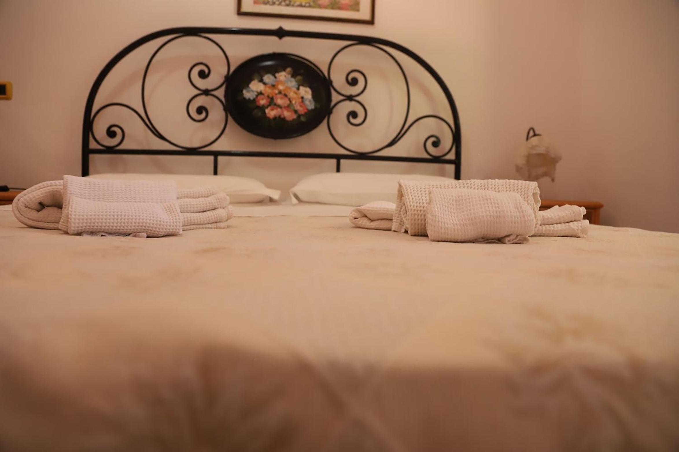 Two-room apartment with swimming pool and breakfast included, 2 km from Tropea view 4