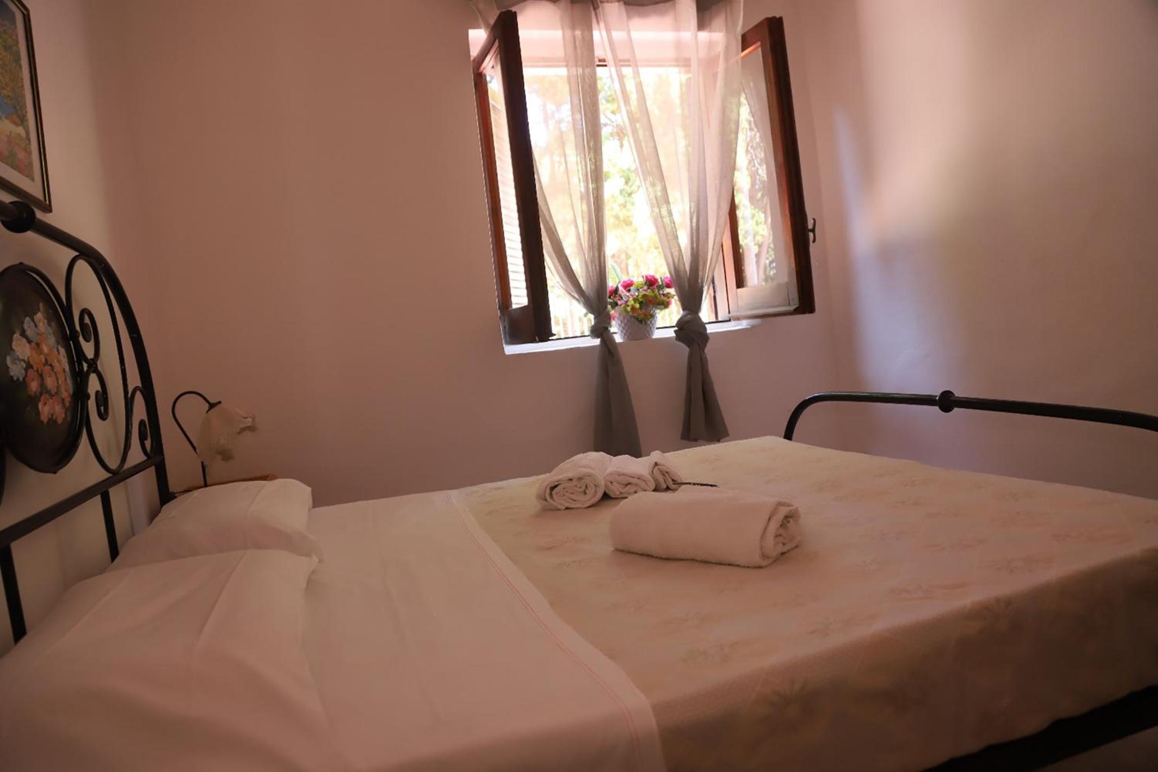 Two-room apartment with swimming pool and breakfast included, 2 km from Tropea view 5