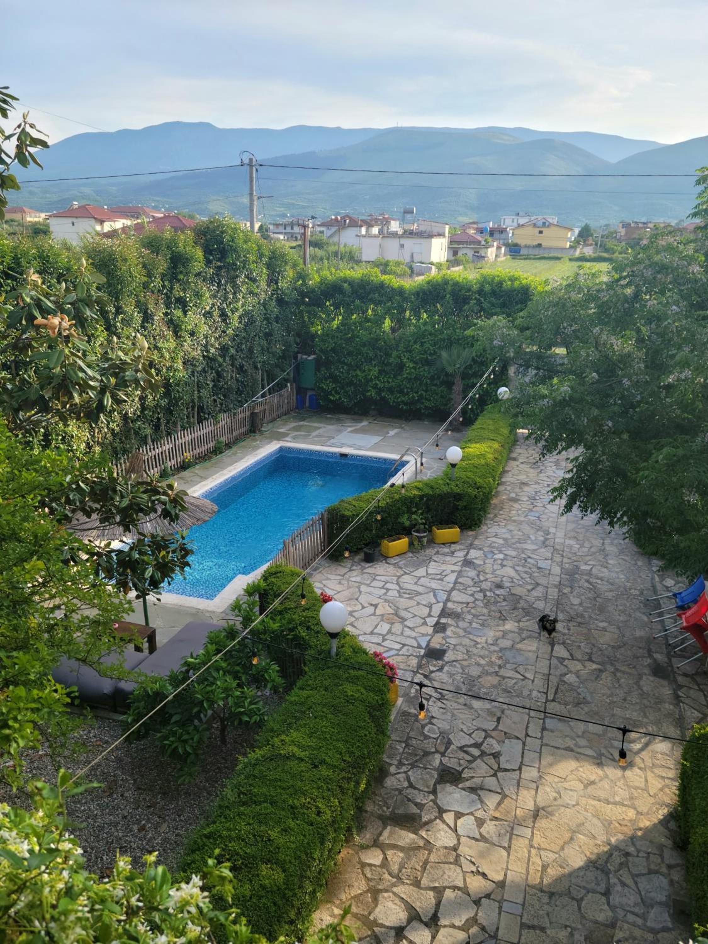 Villa Llanaj