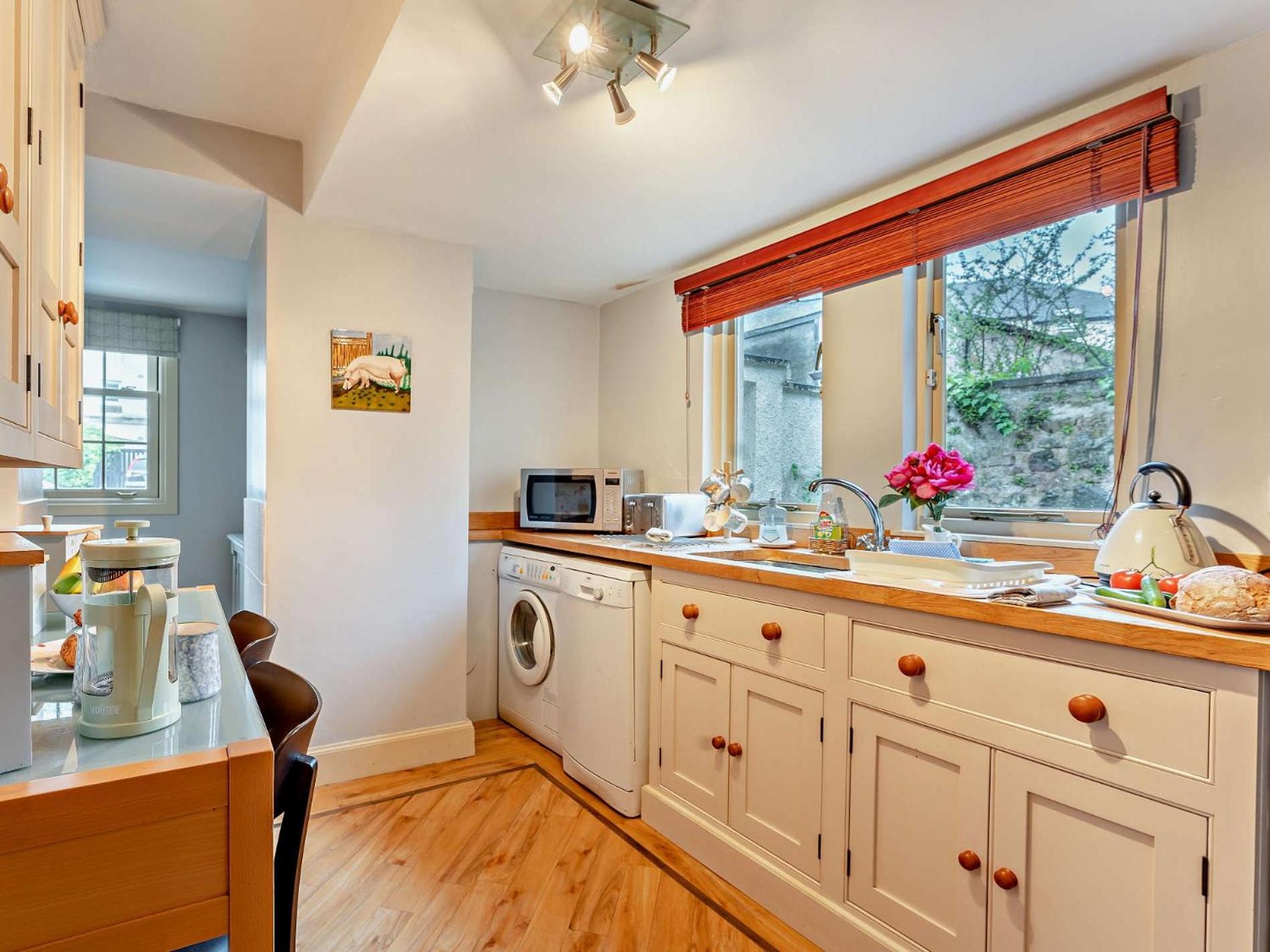 2 bed property in Kelso Scottish Borders 49166 view 4