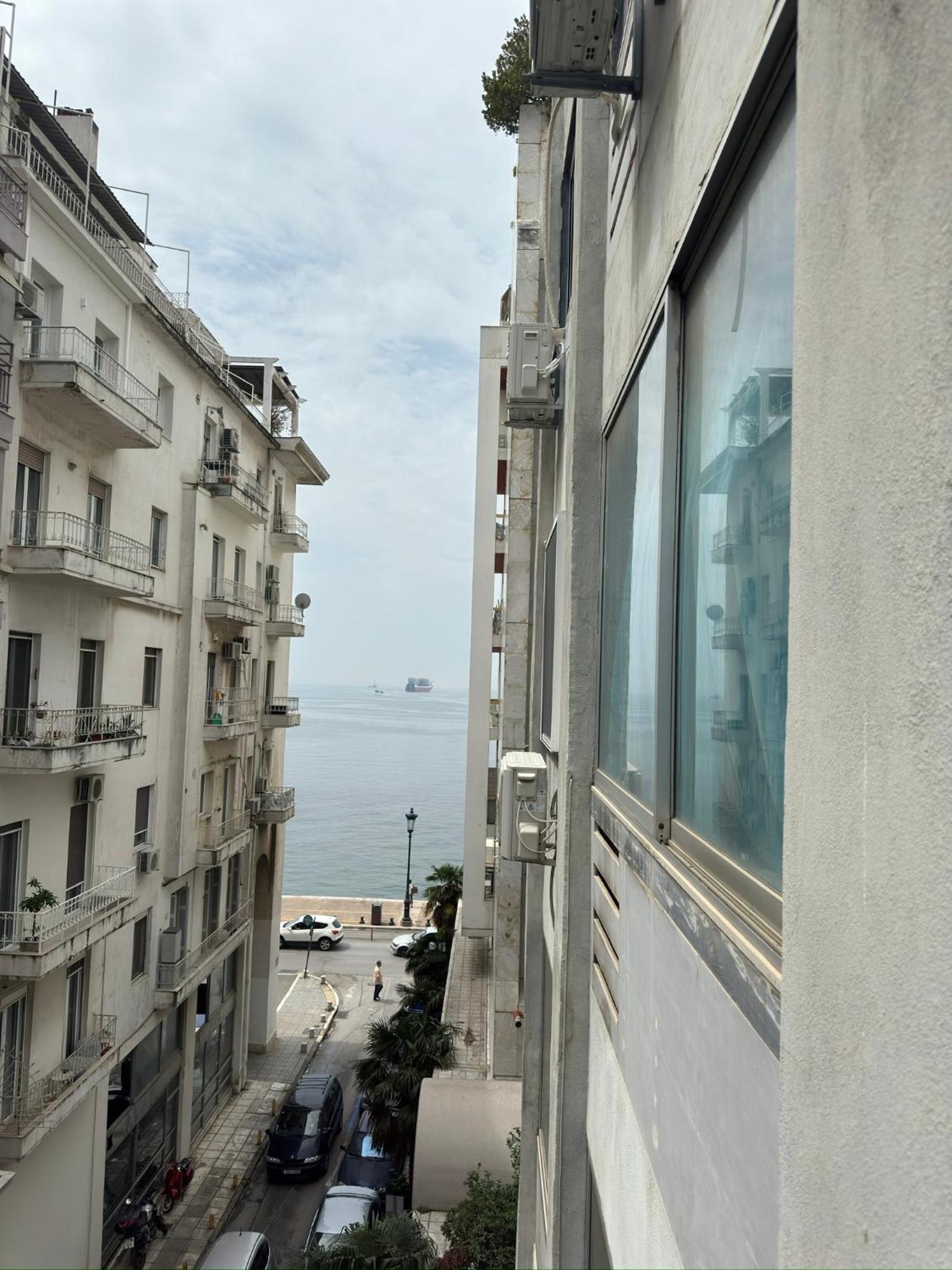 Sea view Aristotelous square