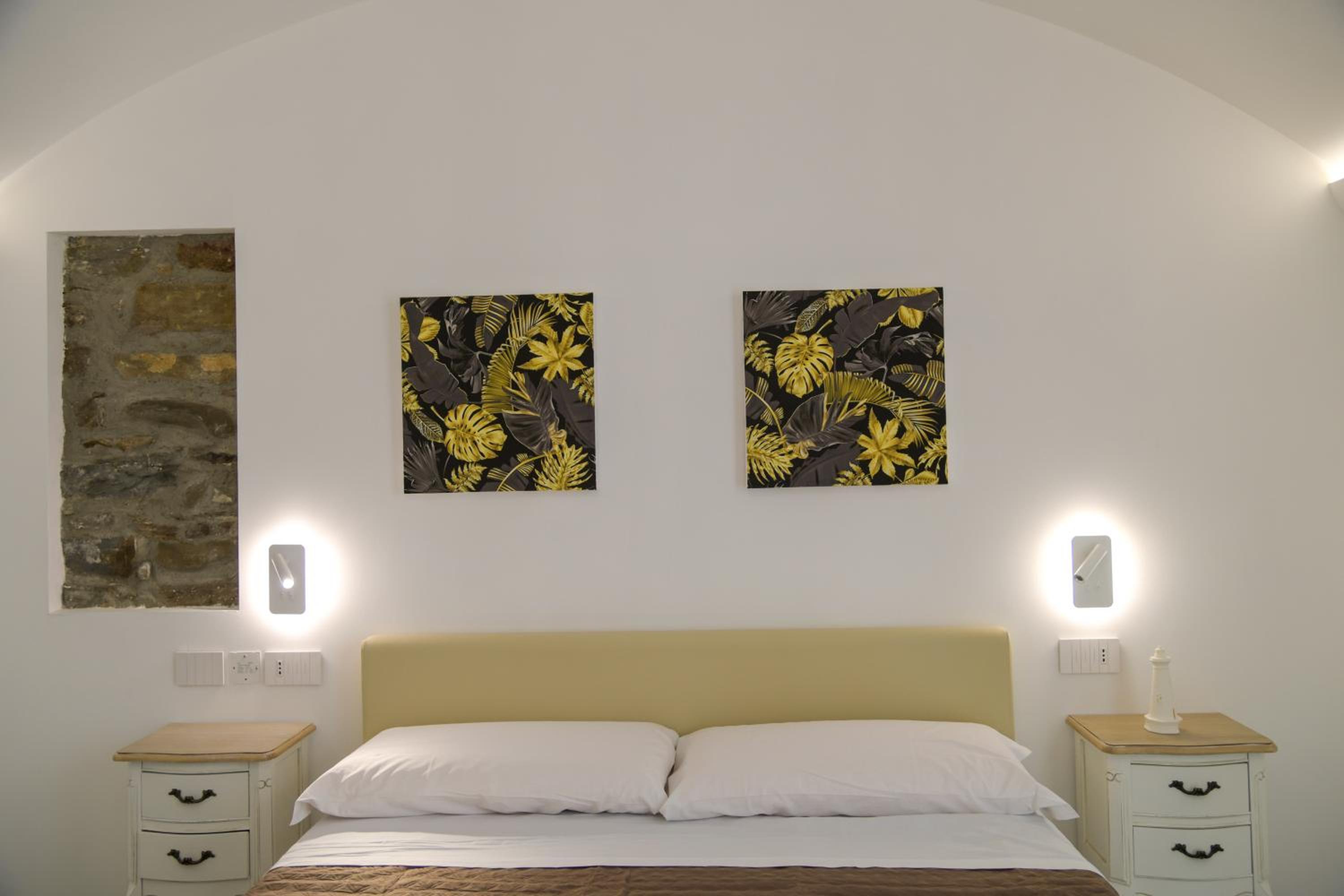 Donna Adriana Rooms