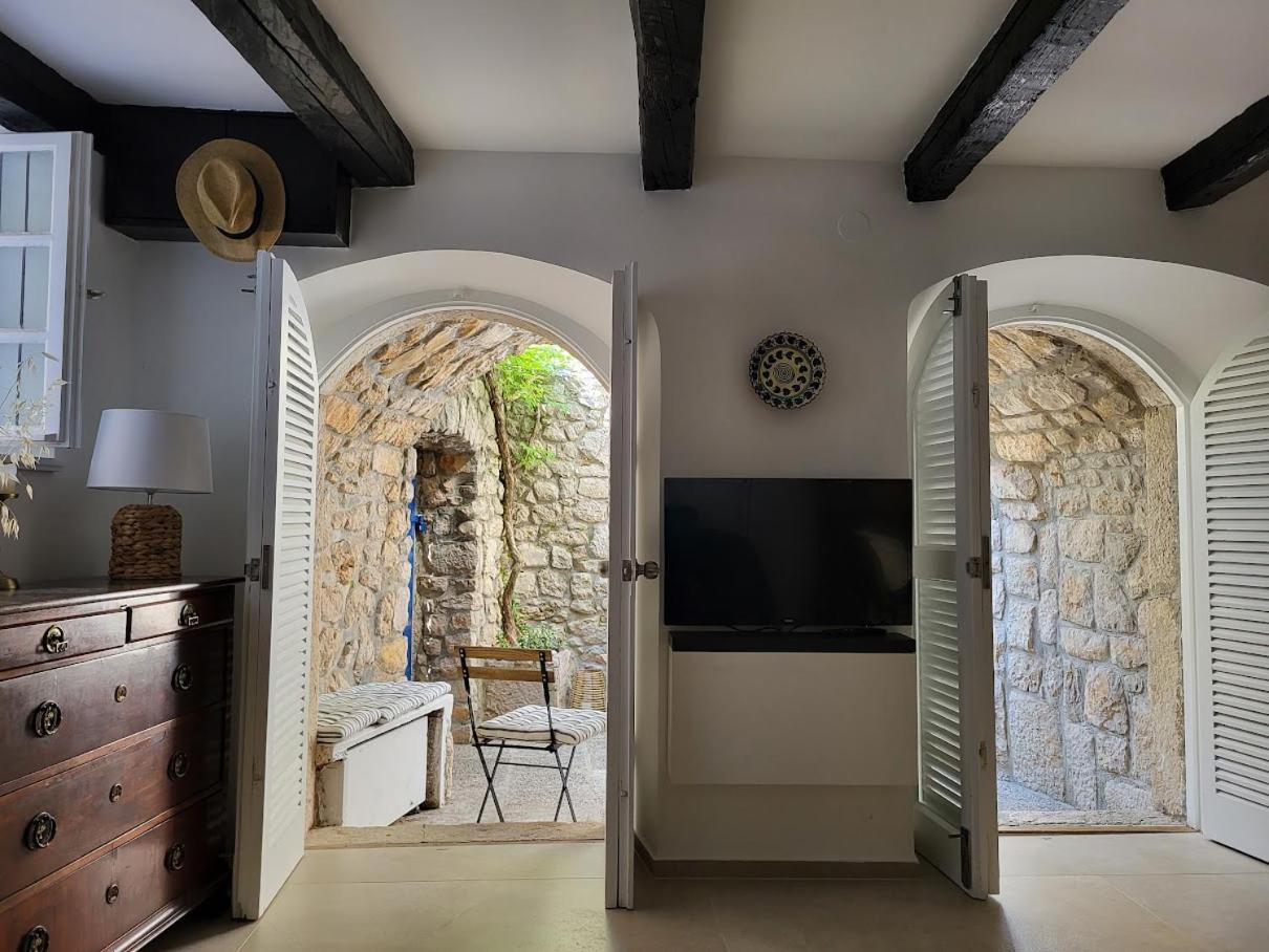 Old town STONE HOUSE OASIS