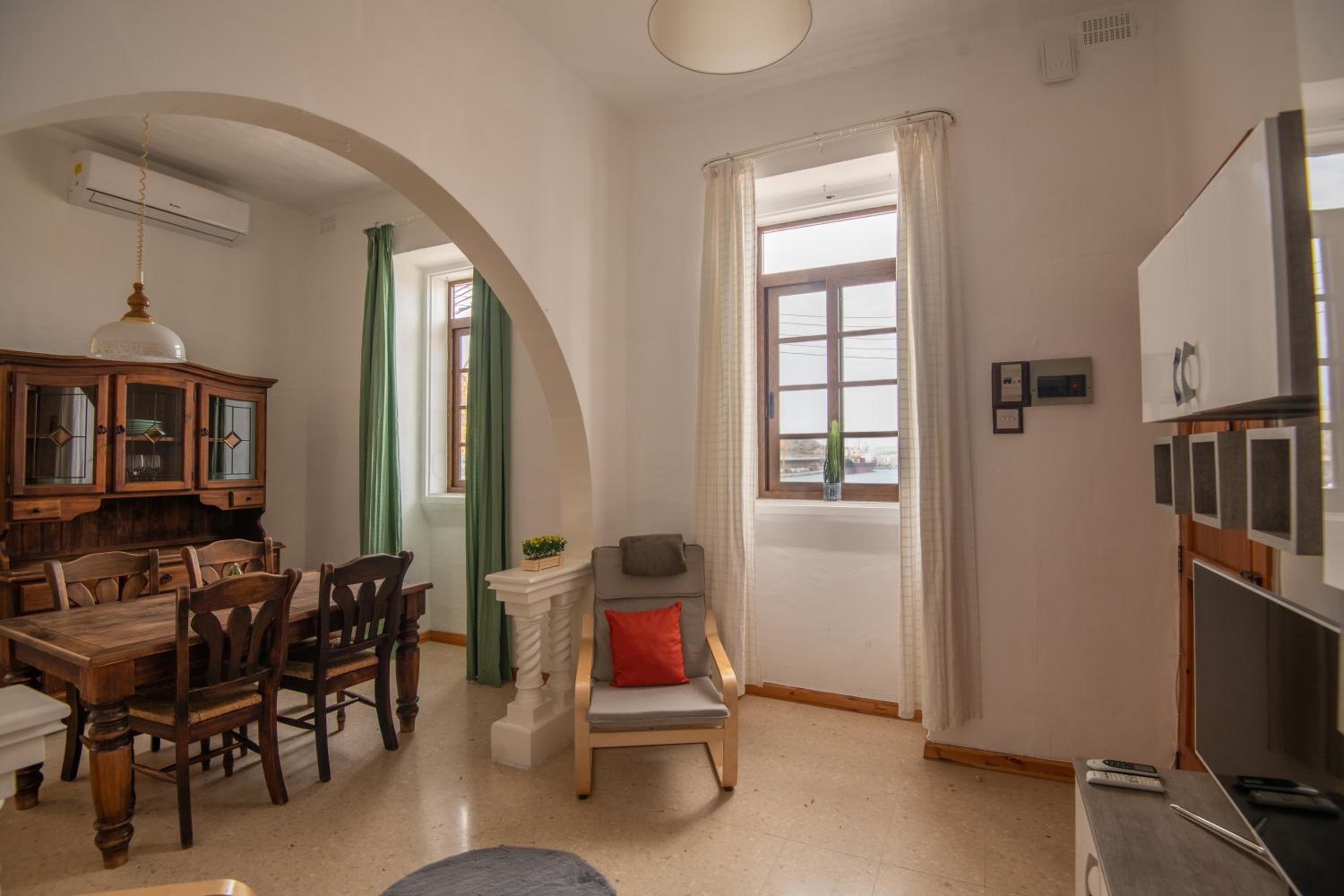 Three Cities Seafront Retreat