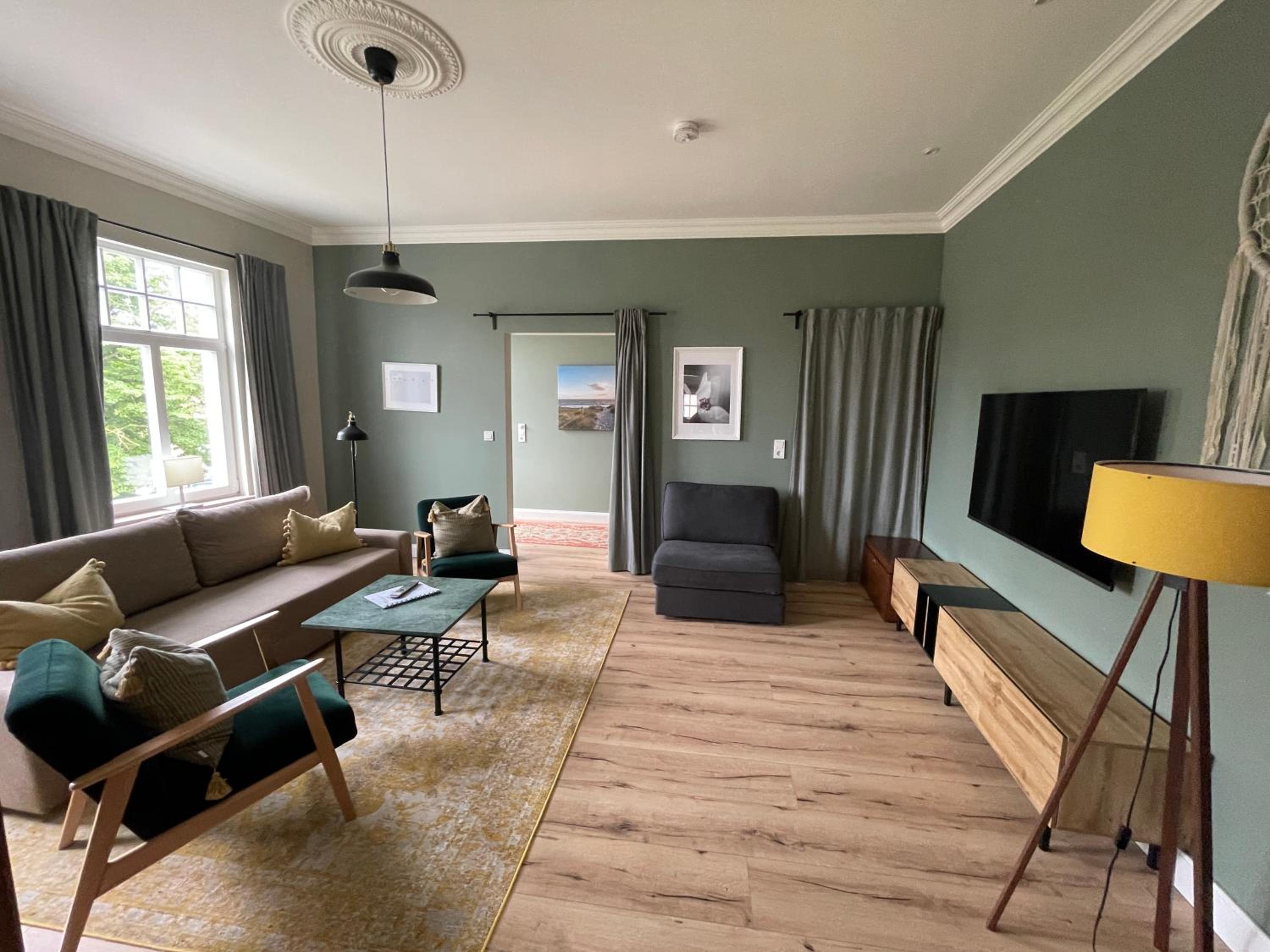 Luxus Lindenhof Apartments -Ferienwohnungen in Friesland an der Nordsee am Naturschutzgebiet Urwald