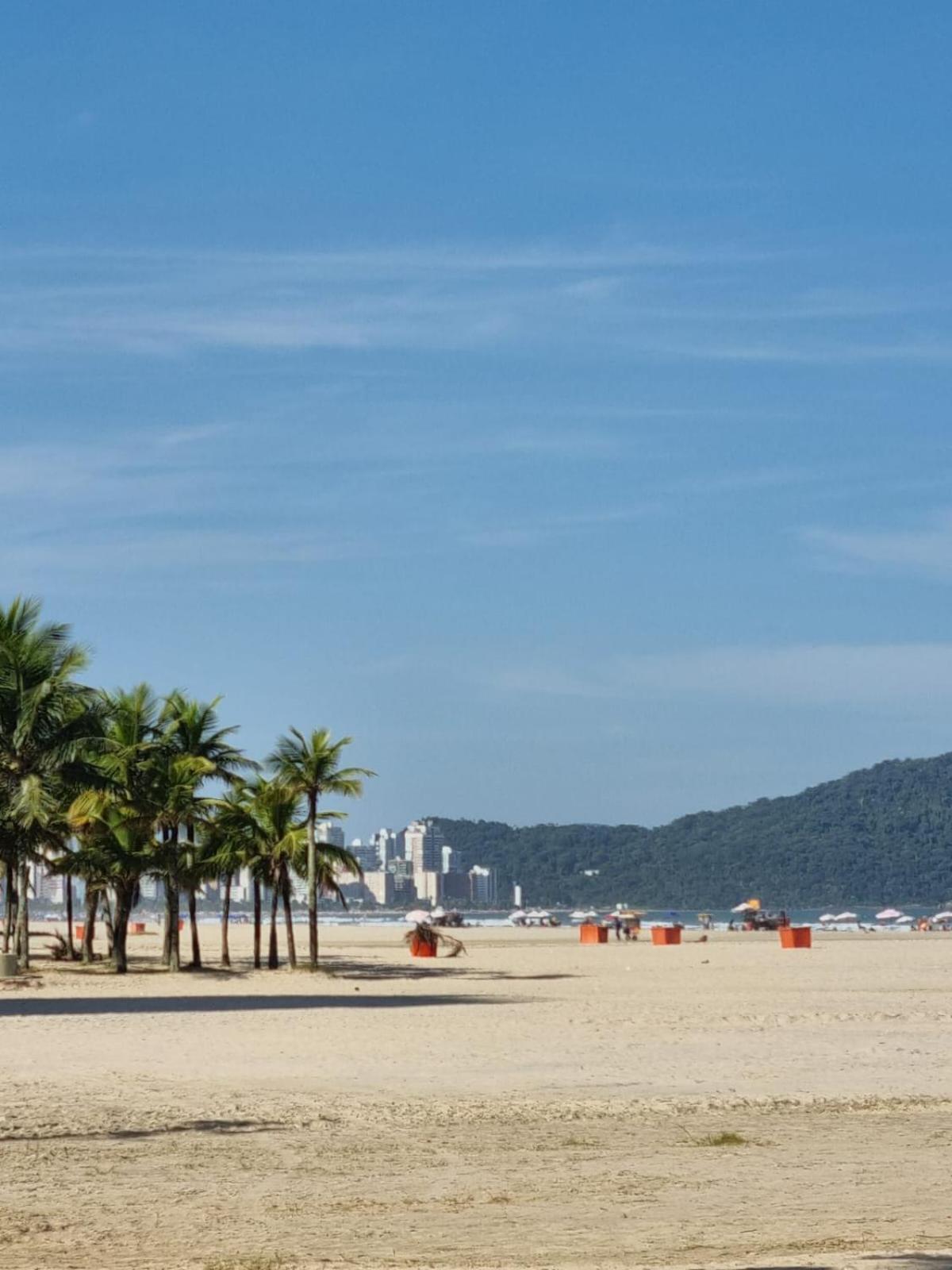 Apê com Churrasqueira na varanda a 400m da praia da Aviação