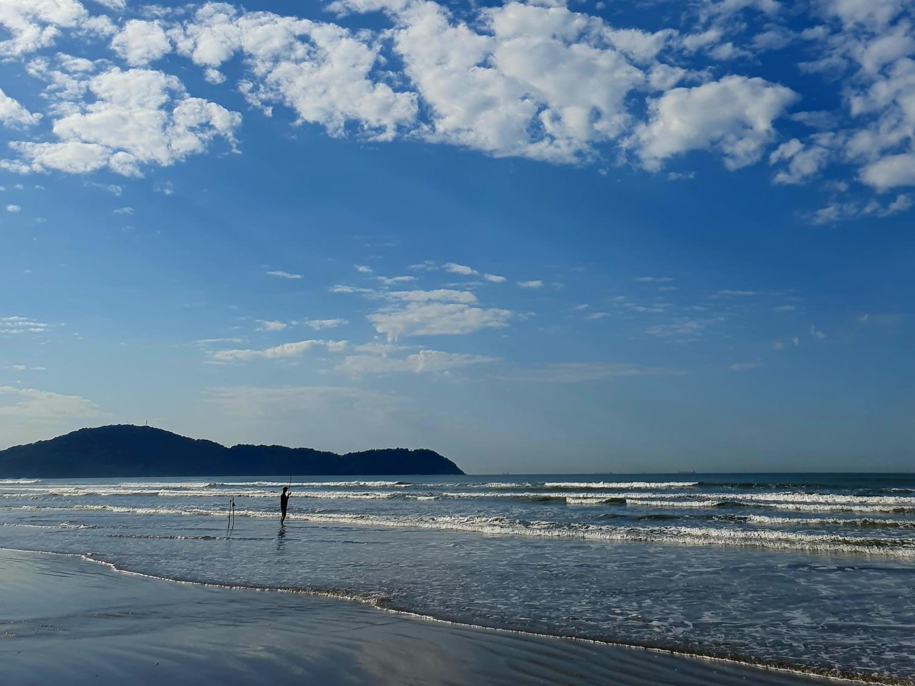 Apê com Churrasqueira na varanda a 400m da praia da Aviação