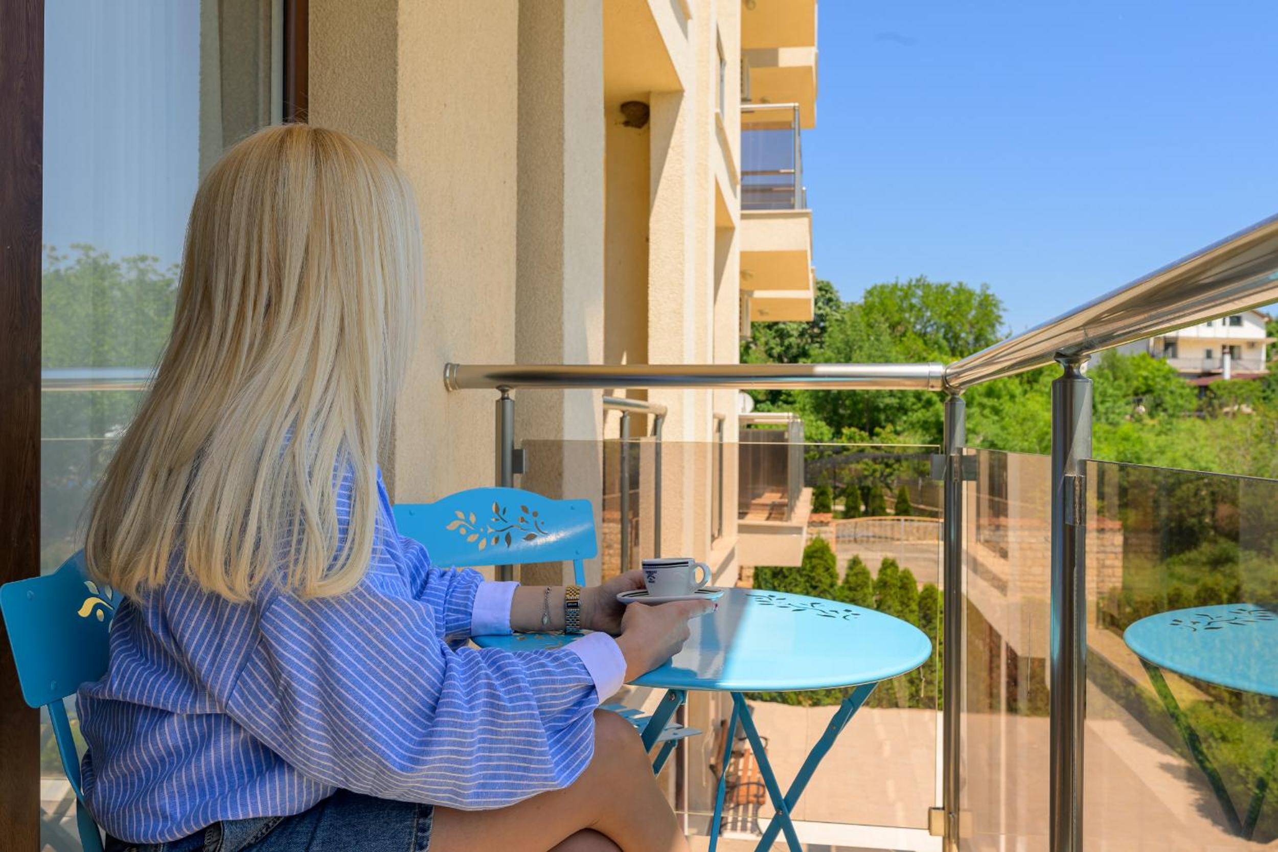 Azur properties 7