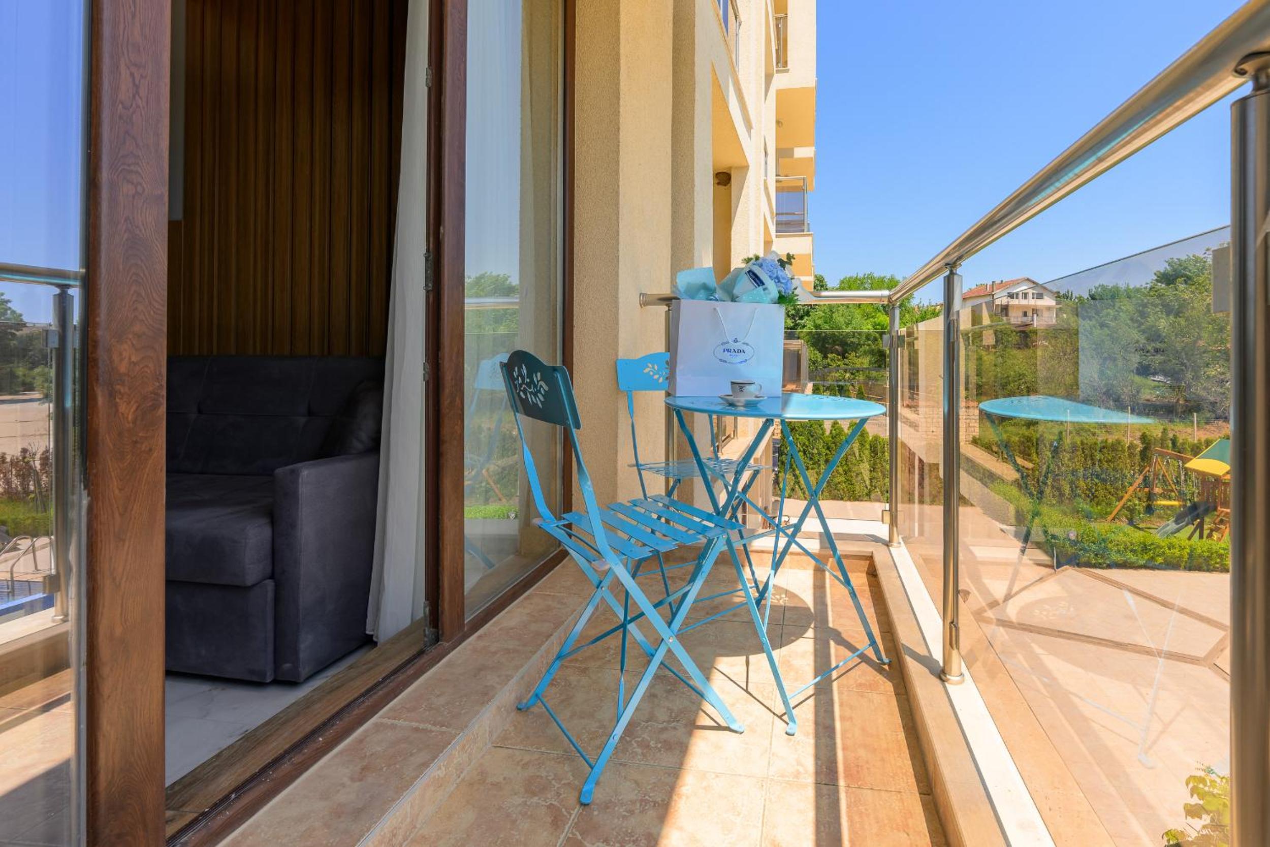 Azur properties 7