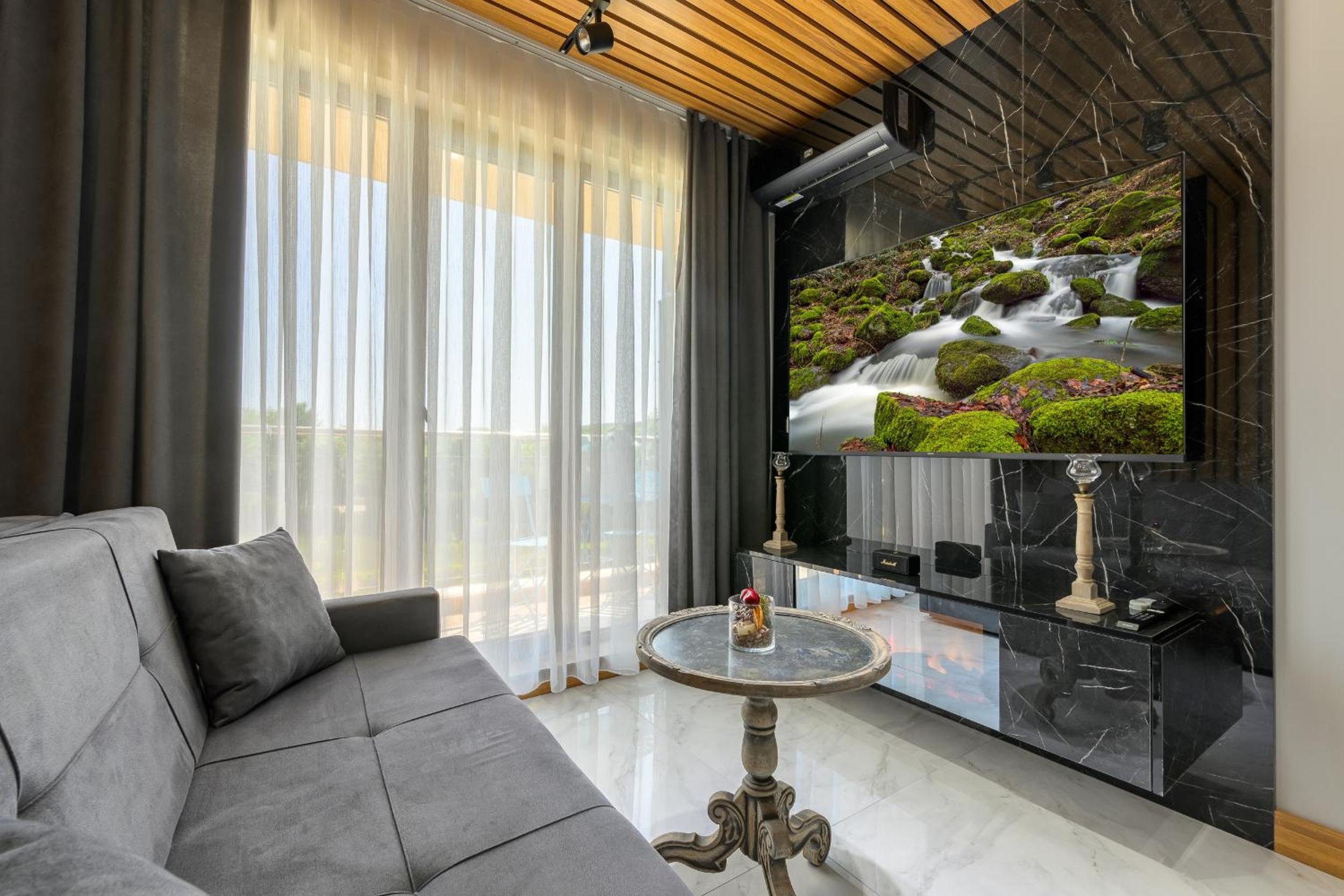 Azur properties 7
