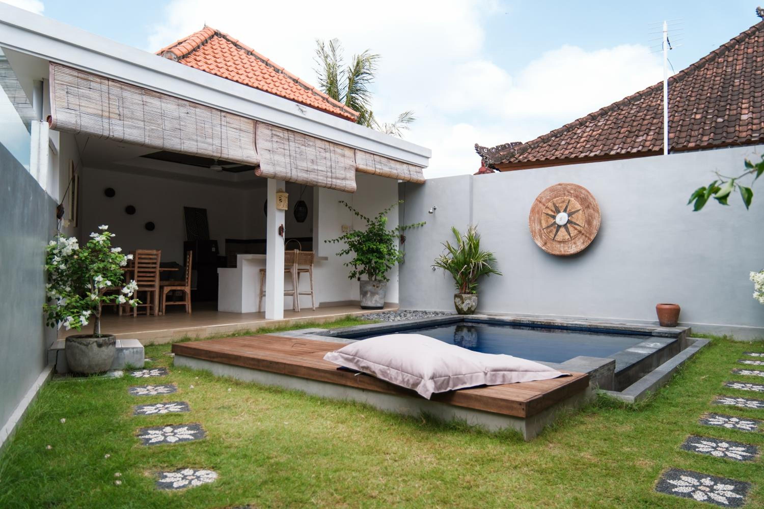 Serenity retreat villa 15 minutes from the beach view 3