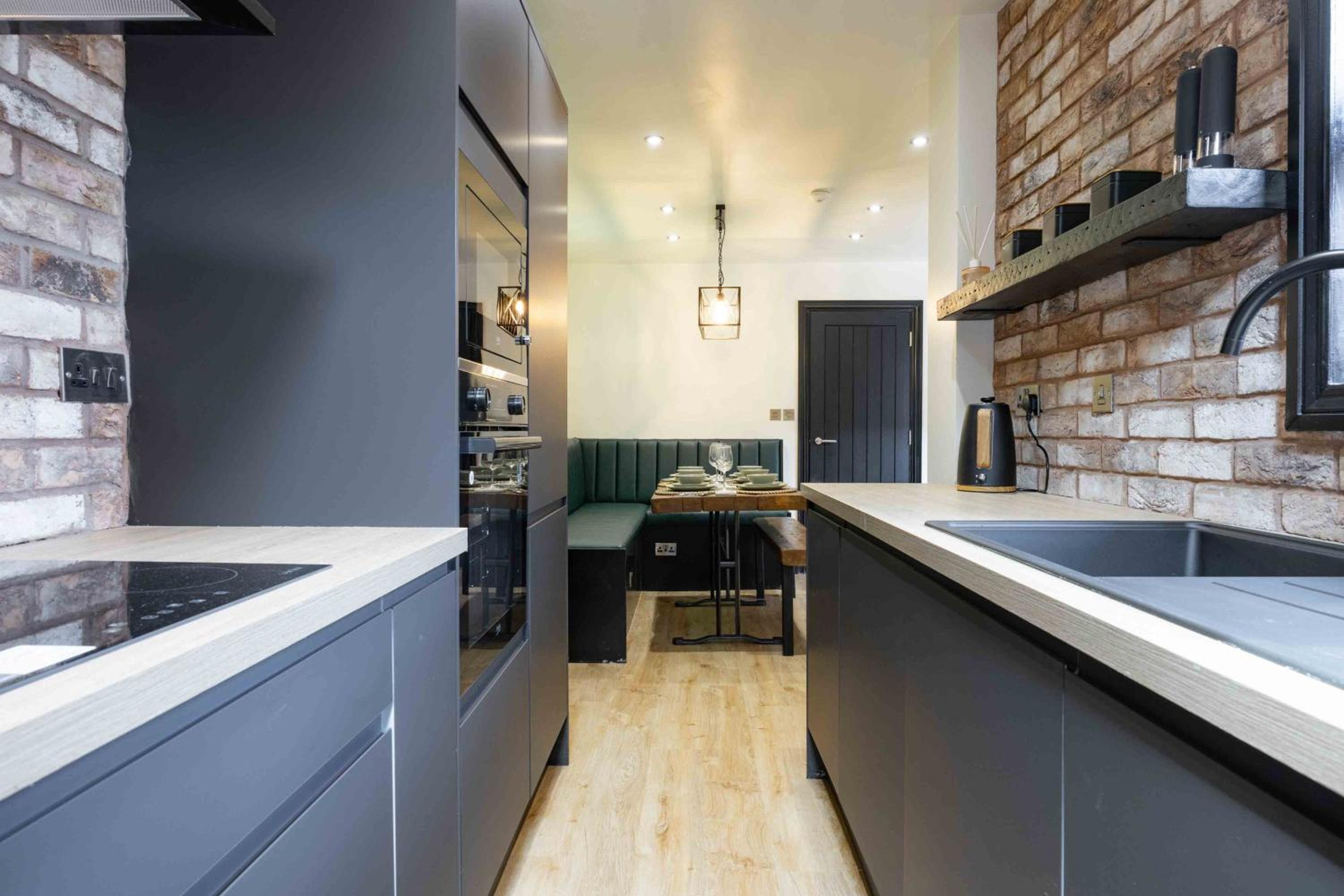 The Black House - Air Host & Stay - 5 Bedrooms