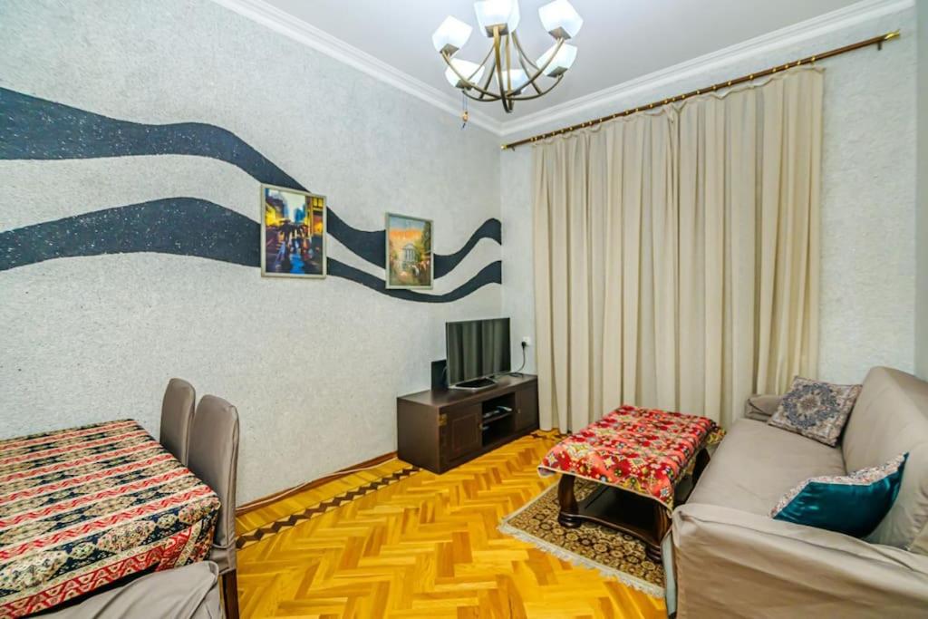 Targovu 3 Room