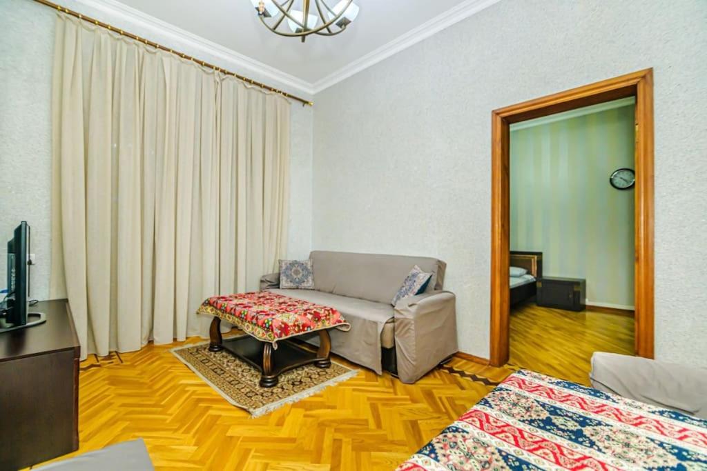Targovu 3 Room
