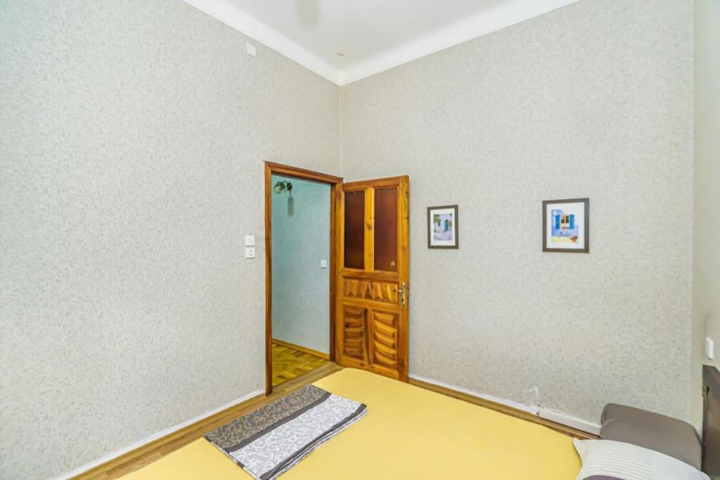 Targovu 3 Room