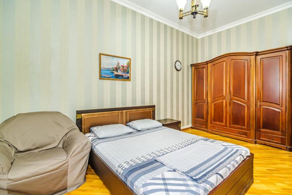 Targovu 3 Room
