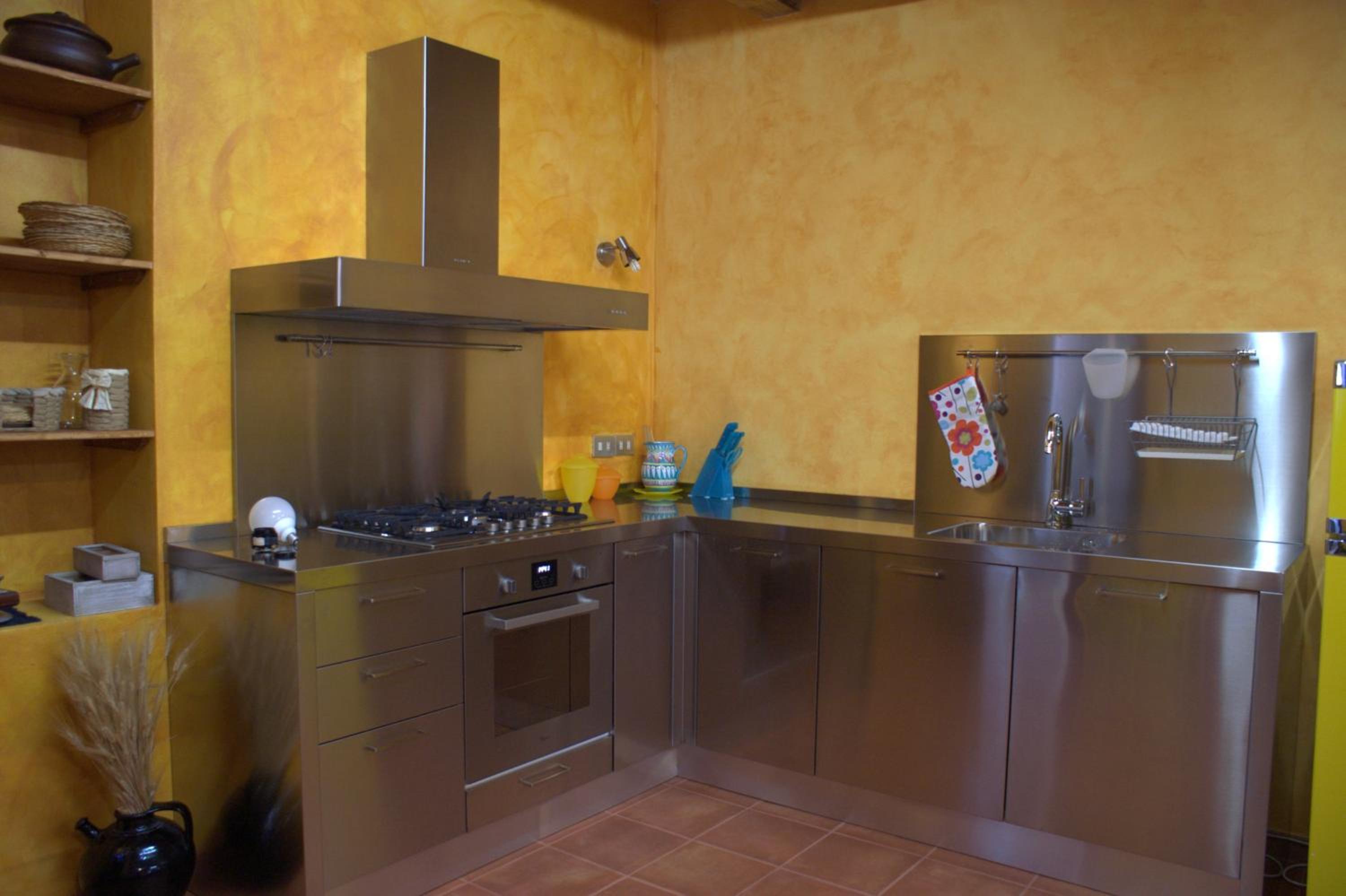 Casa il Girasole con piscina nelle Marche