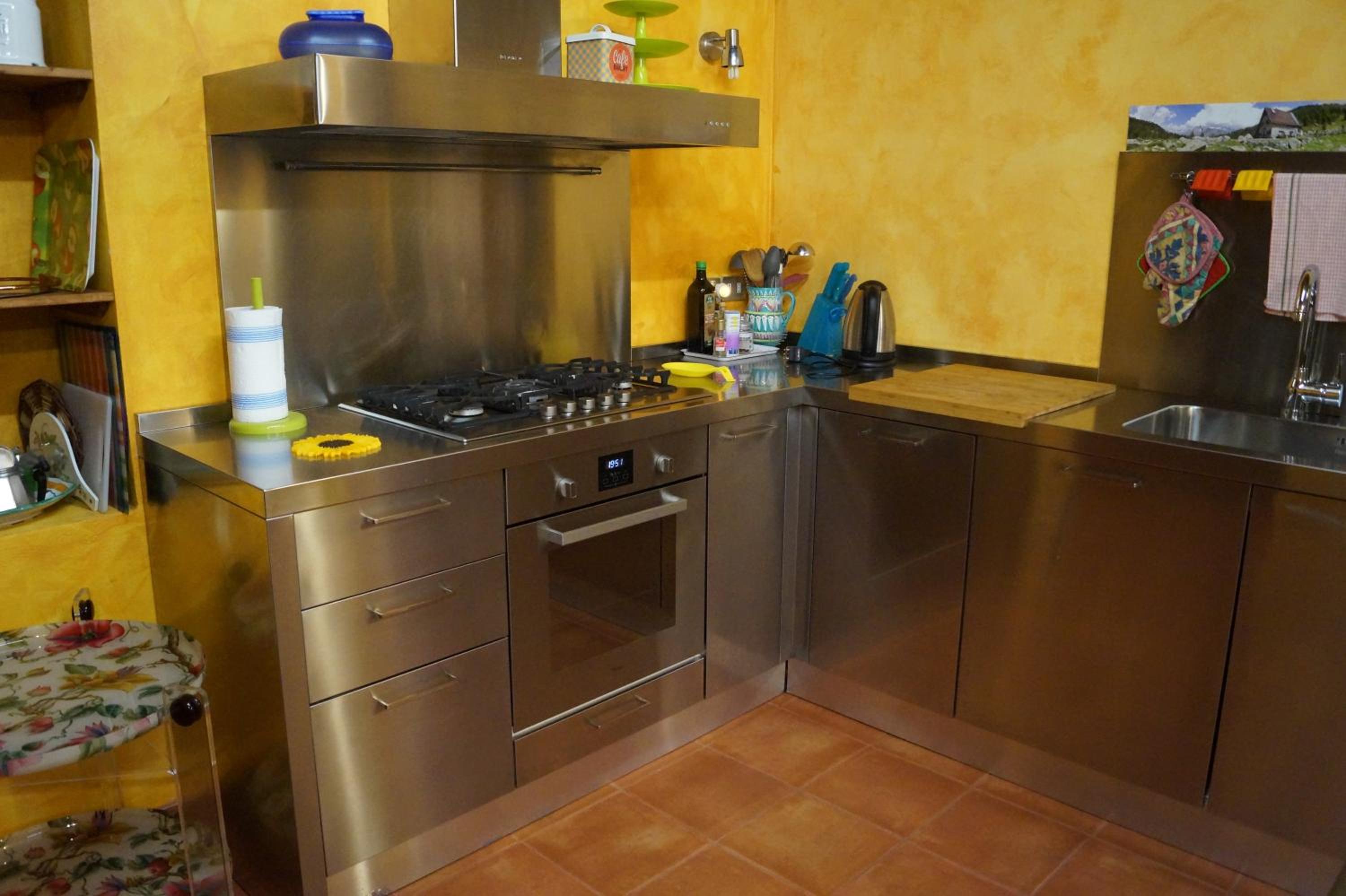 Casa il Girasole con piscina nelle Marche