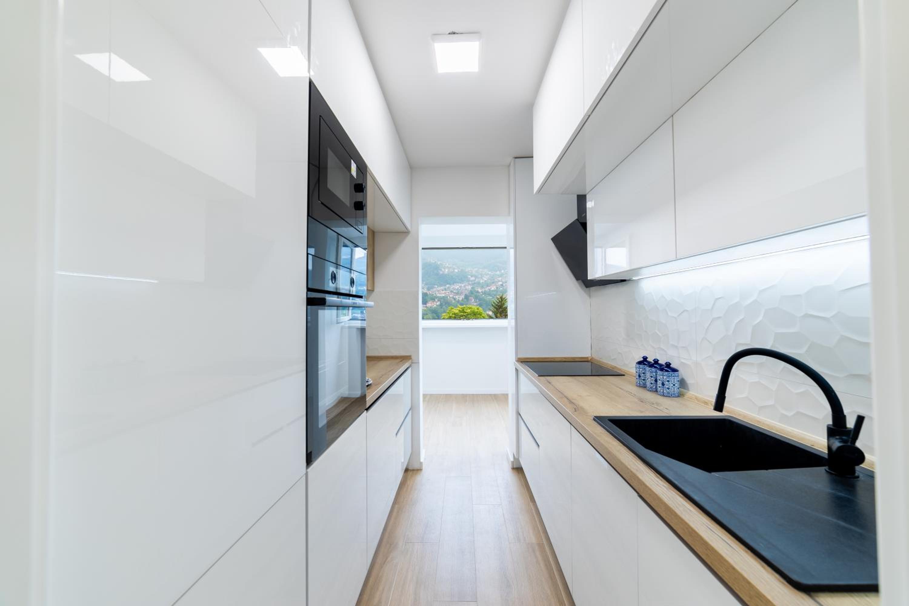 Old Town Heaven 3-bedroom apartment with balcony
