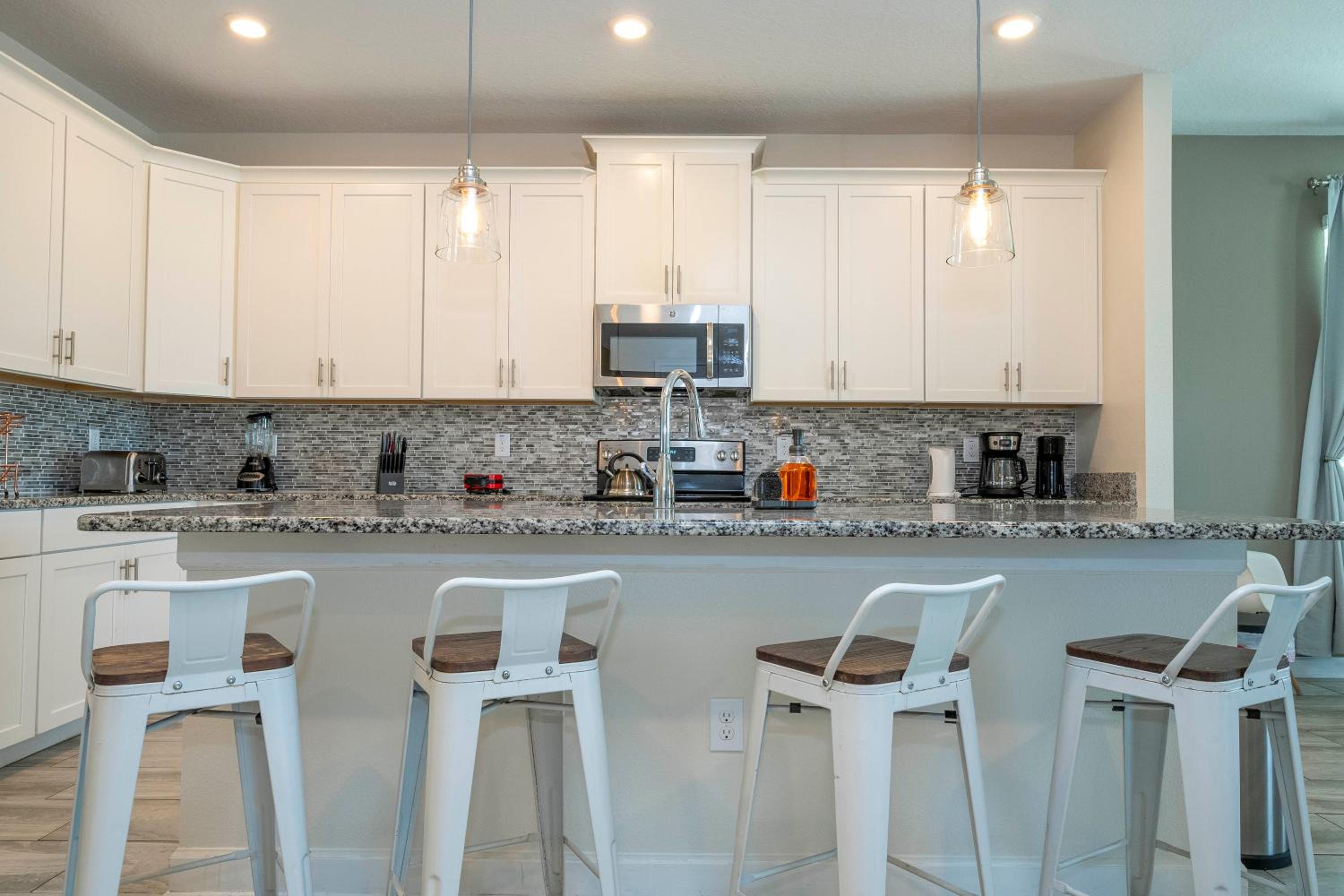 Premium 6BR home w/Pool-BBQ just 10min to Disney view 3