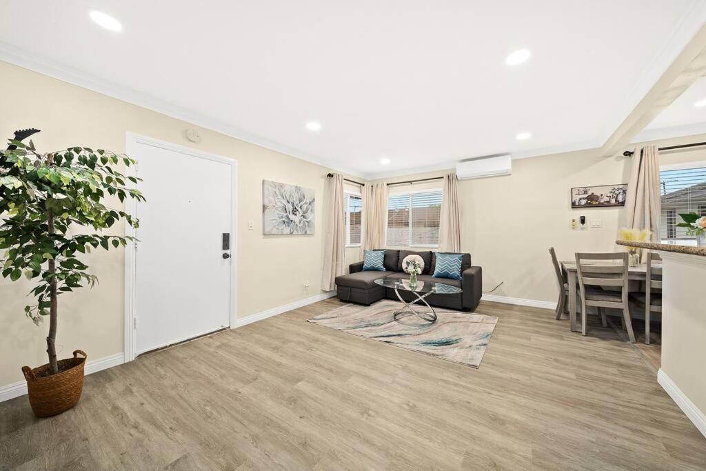 Cozy Hideaway Close To Downtown LA - Property Image 19