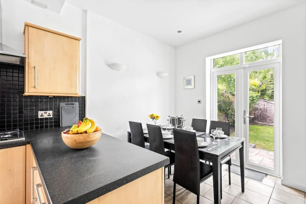 5 Bedroom Large Home for Contractors, Families and Groups view 5