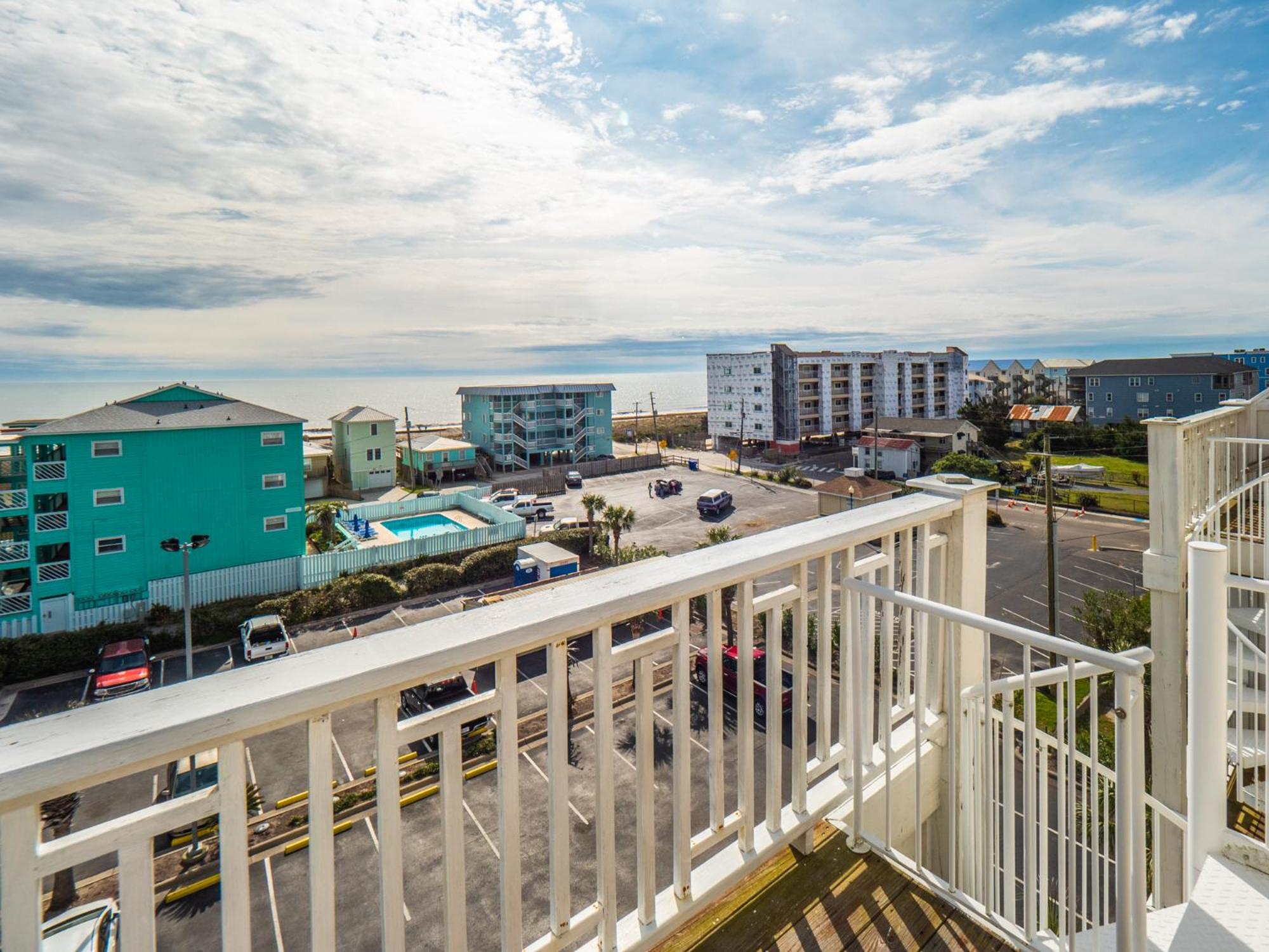 Family Tides Carolina Beach view 4