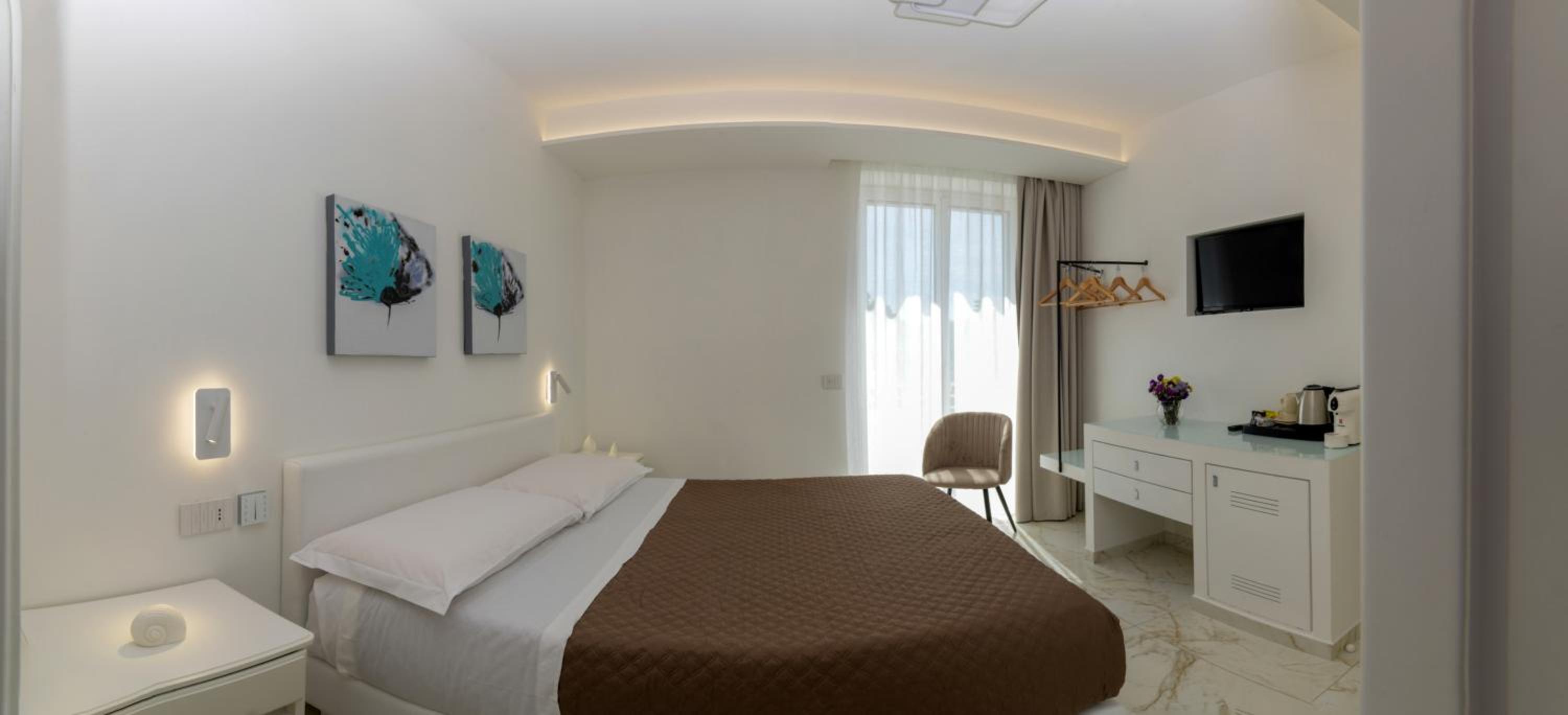 Donna Adriana Rooms