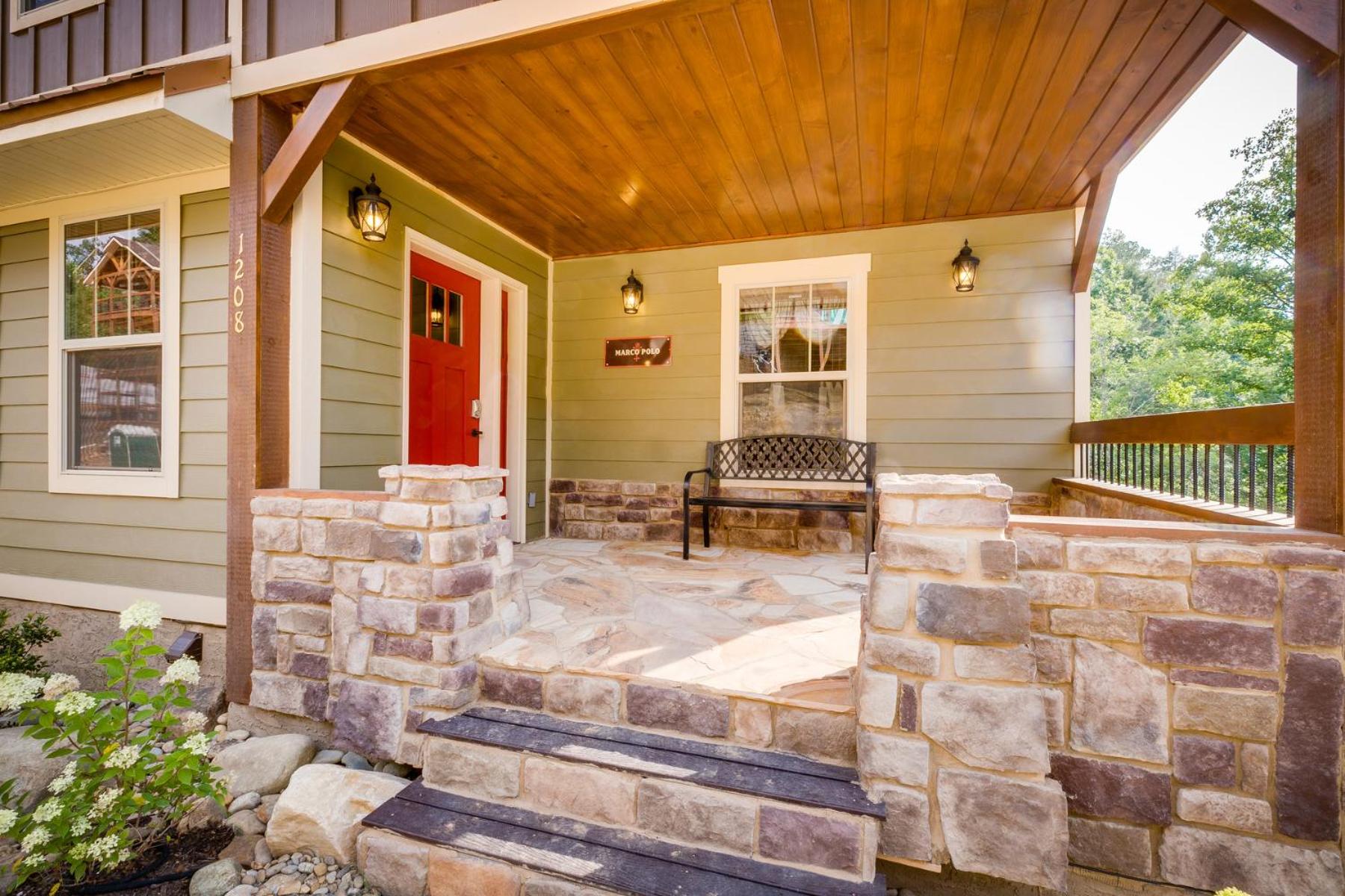 Hotel Marco Polo by Eden Crest - Image 1