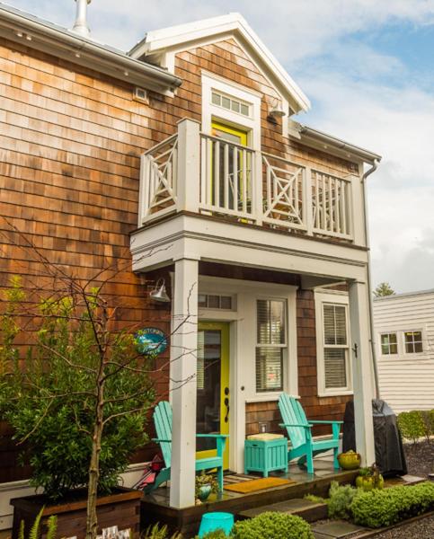 A Stones Throw by Seabrook Hospitality view 3