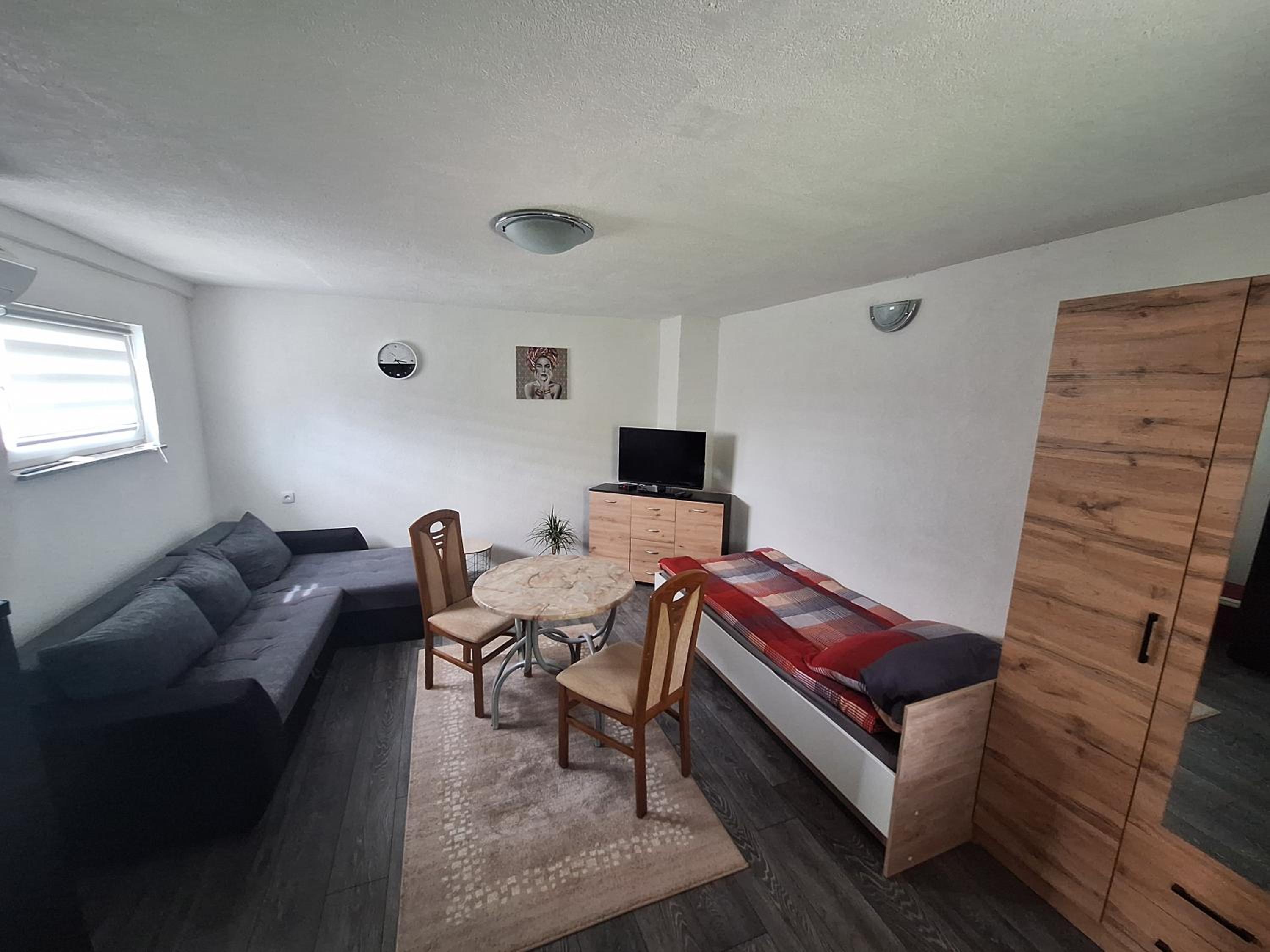 Fly & Stay Apartments