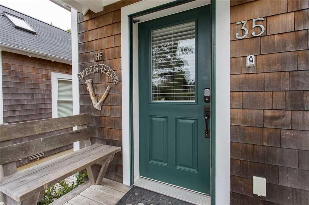 The Evergreen Cabin by Seabrook Hospitality view 3