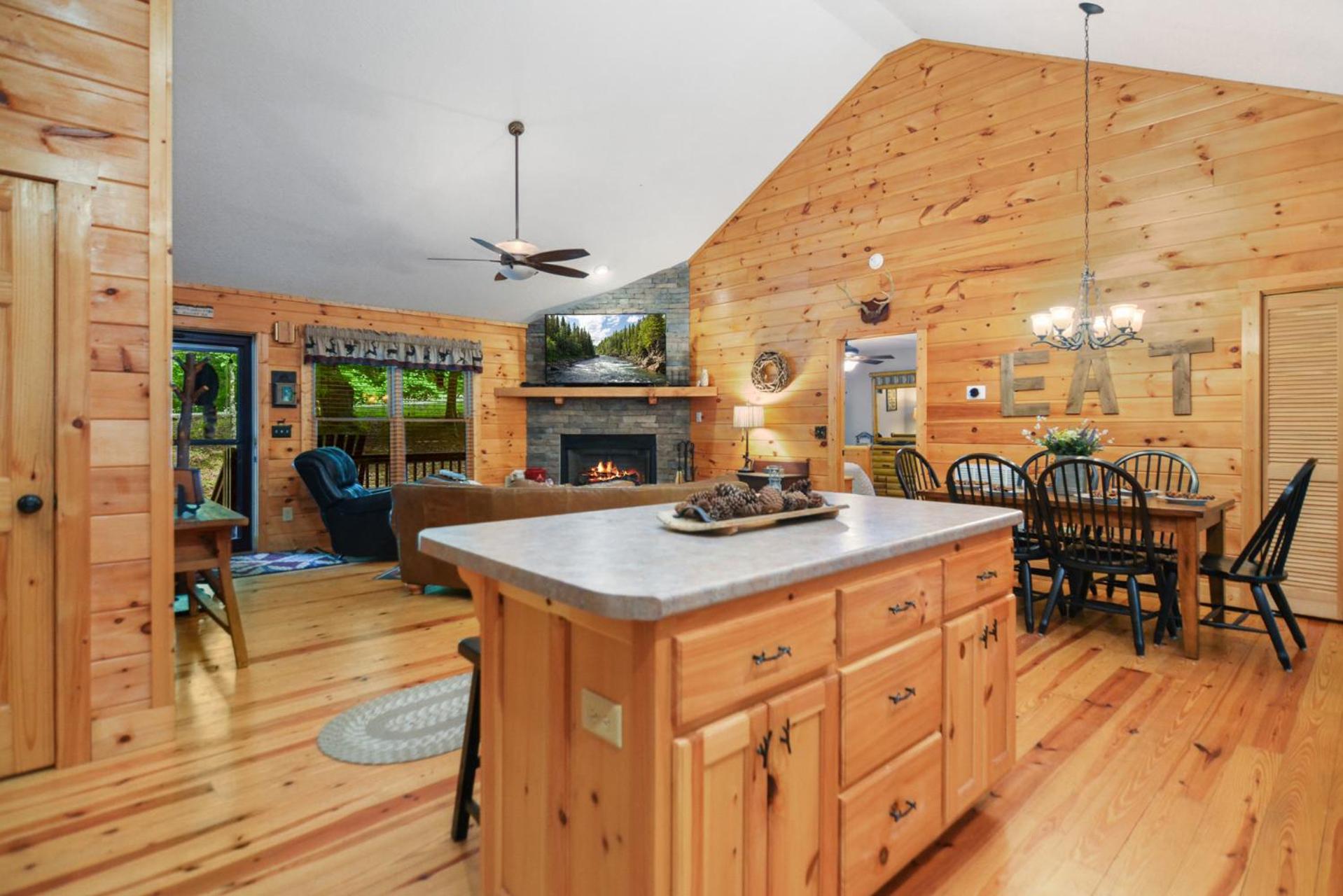 Large Cabin to Enjoy in Coosawattee River Resort view 3
